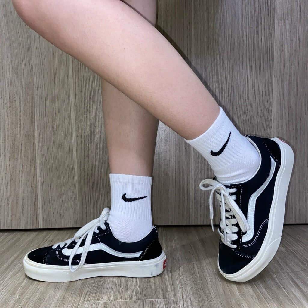 Tất nike