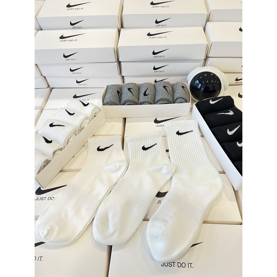 Tất nike