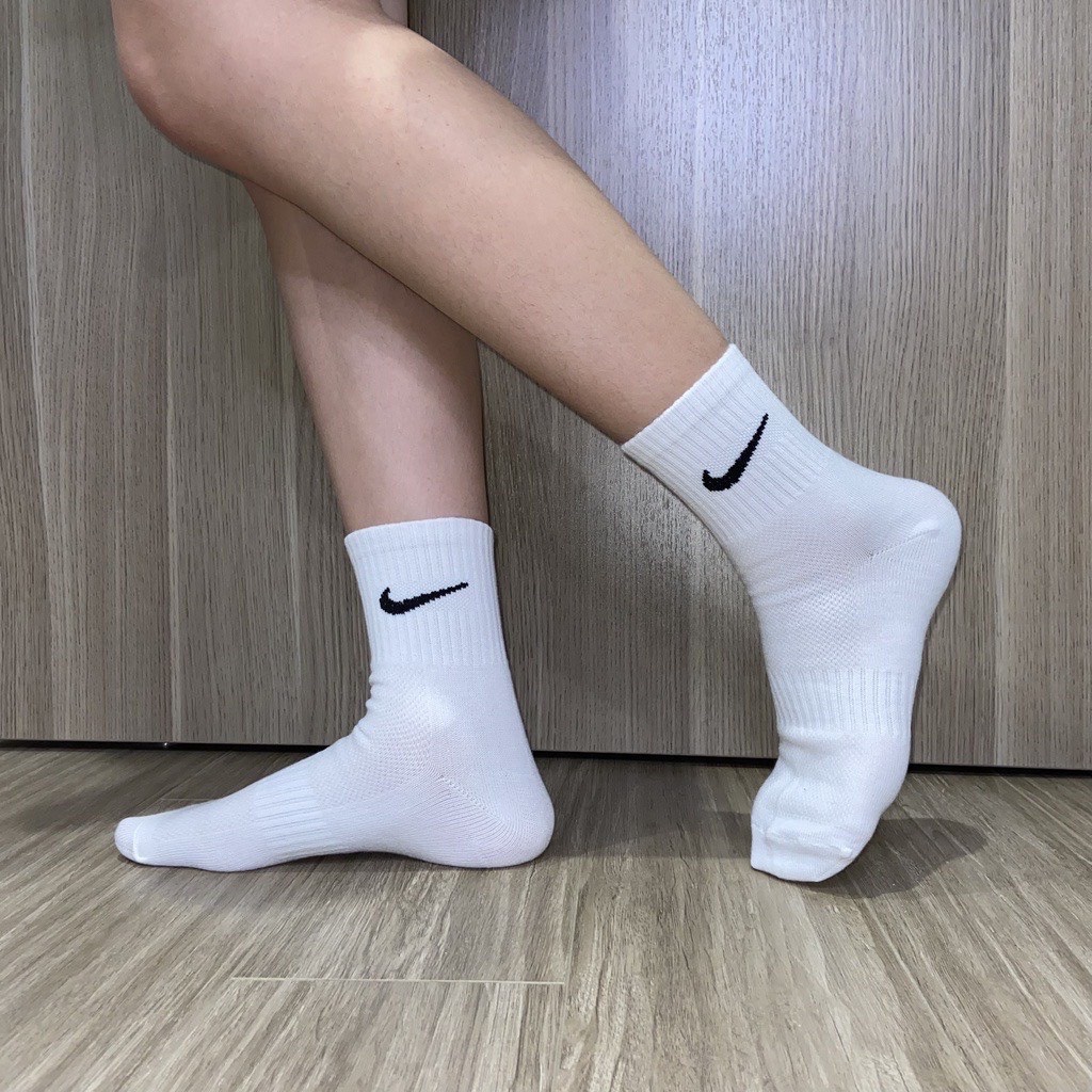 Tất nike