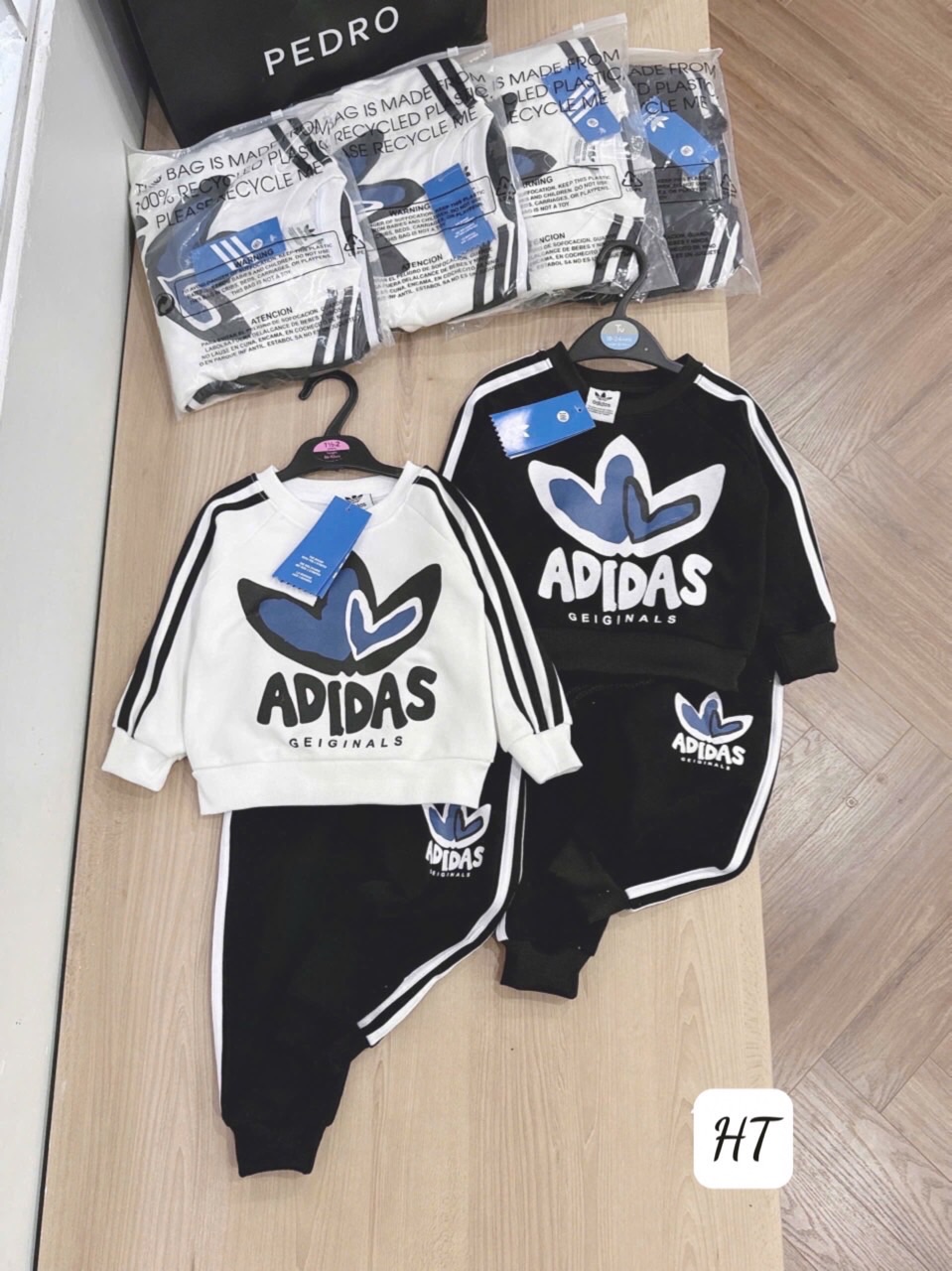 Set bộ adidas viền tay bé trai