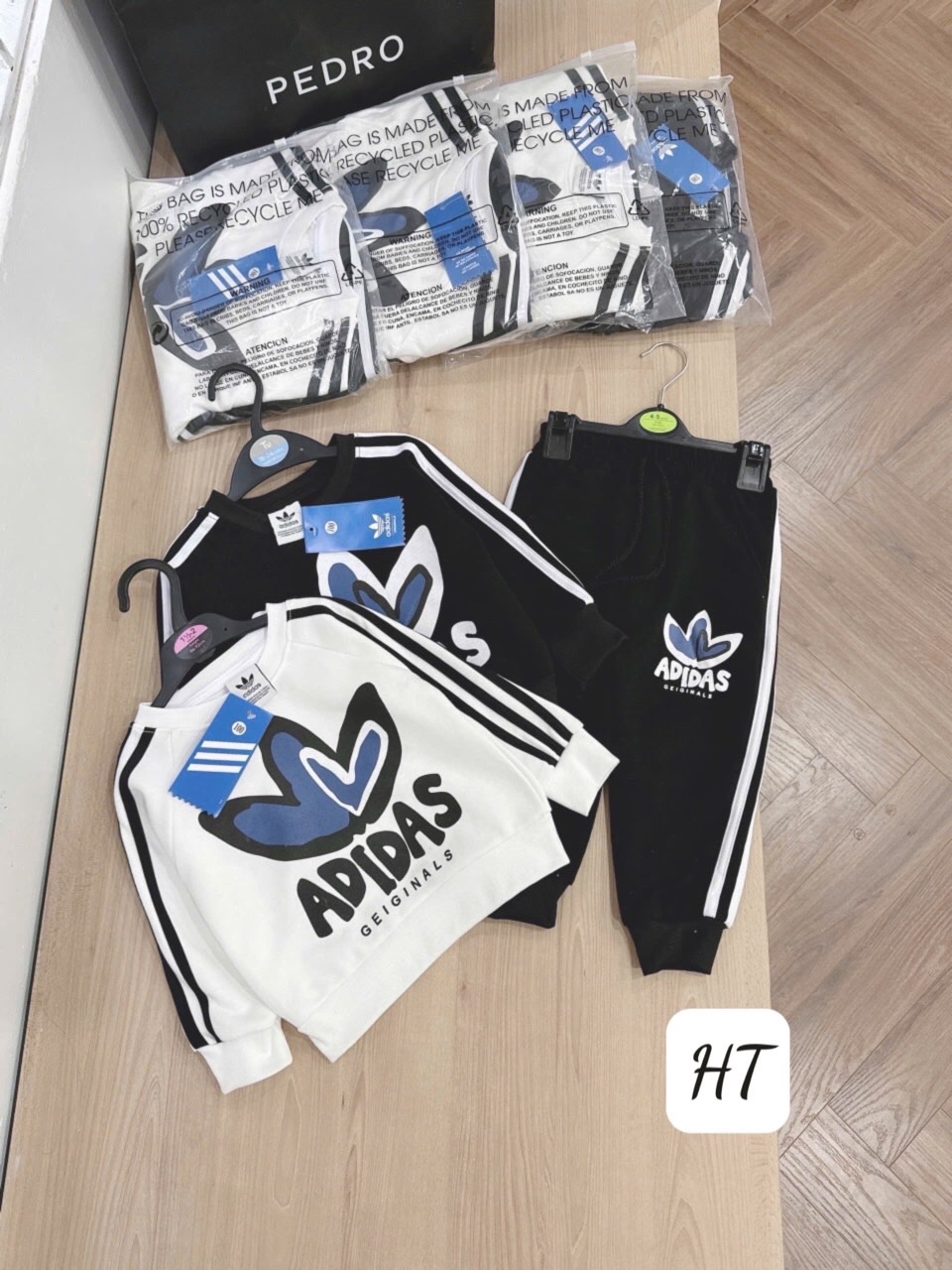 Set bộ adidas viền tay bé trai