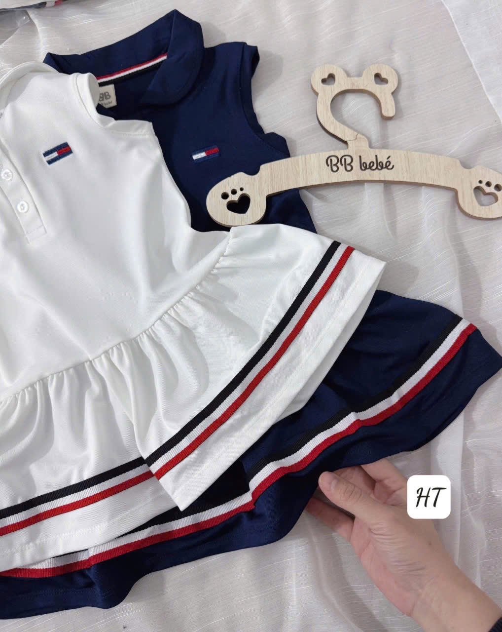SV203 set 2 váy polo Tommy cho BG