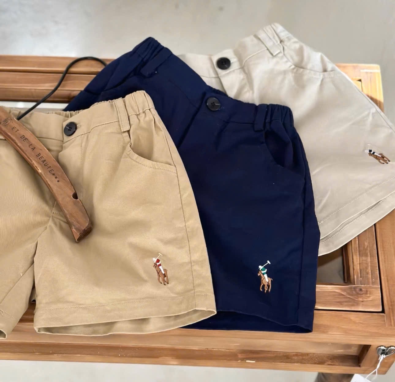 SQ068 set 3 quần kaki thêu gấu