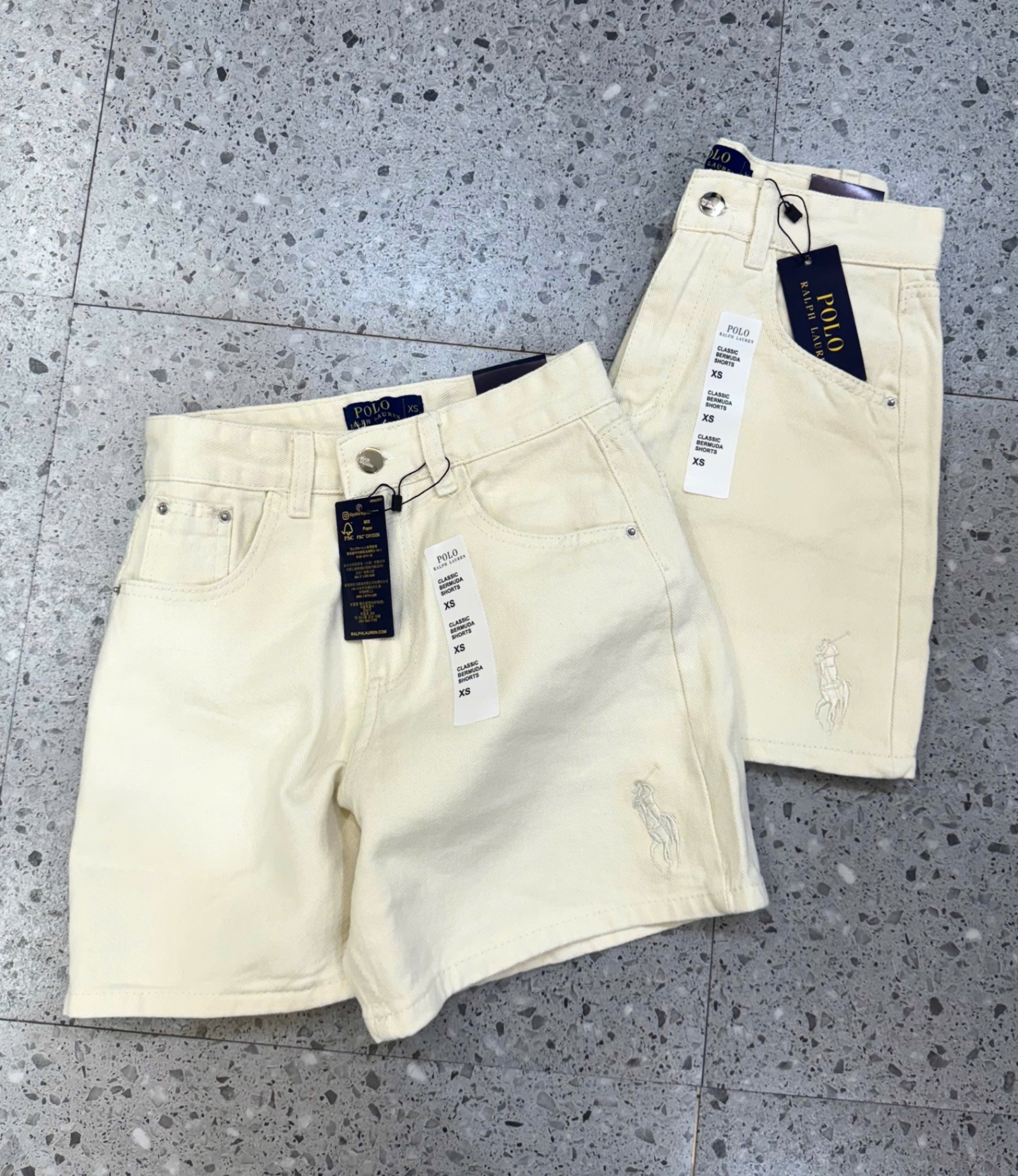 Q851 Quần short ngố be