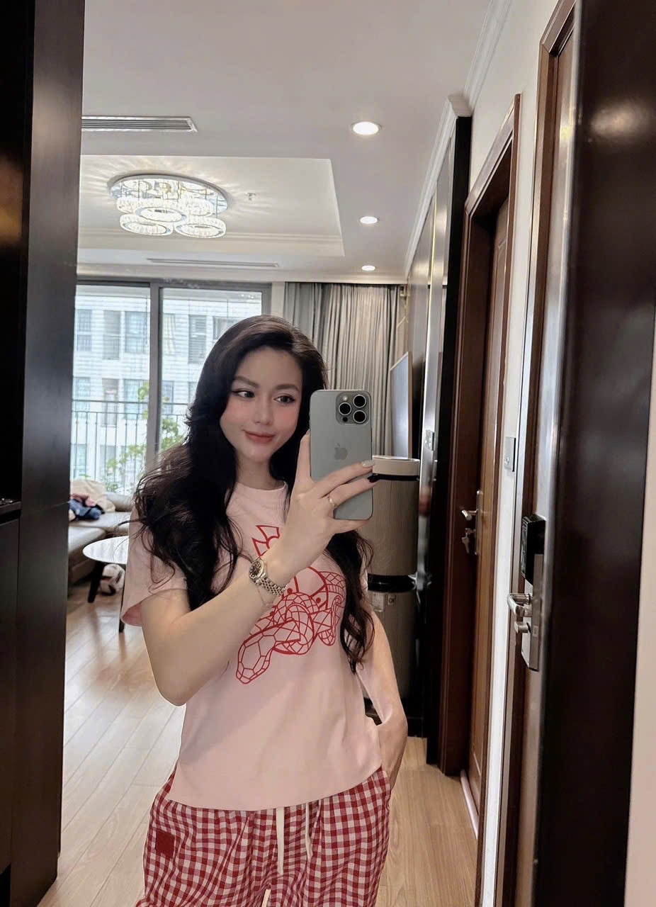 B045 bộ áo phông quần Hồng caro
