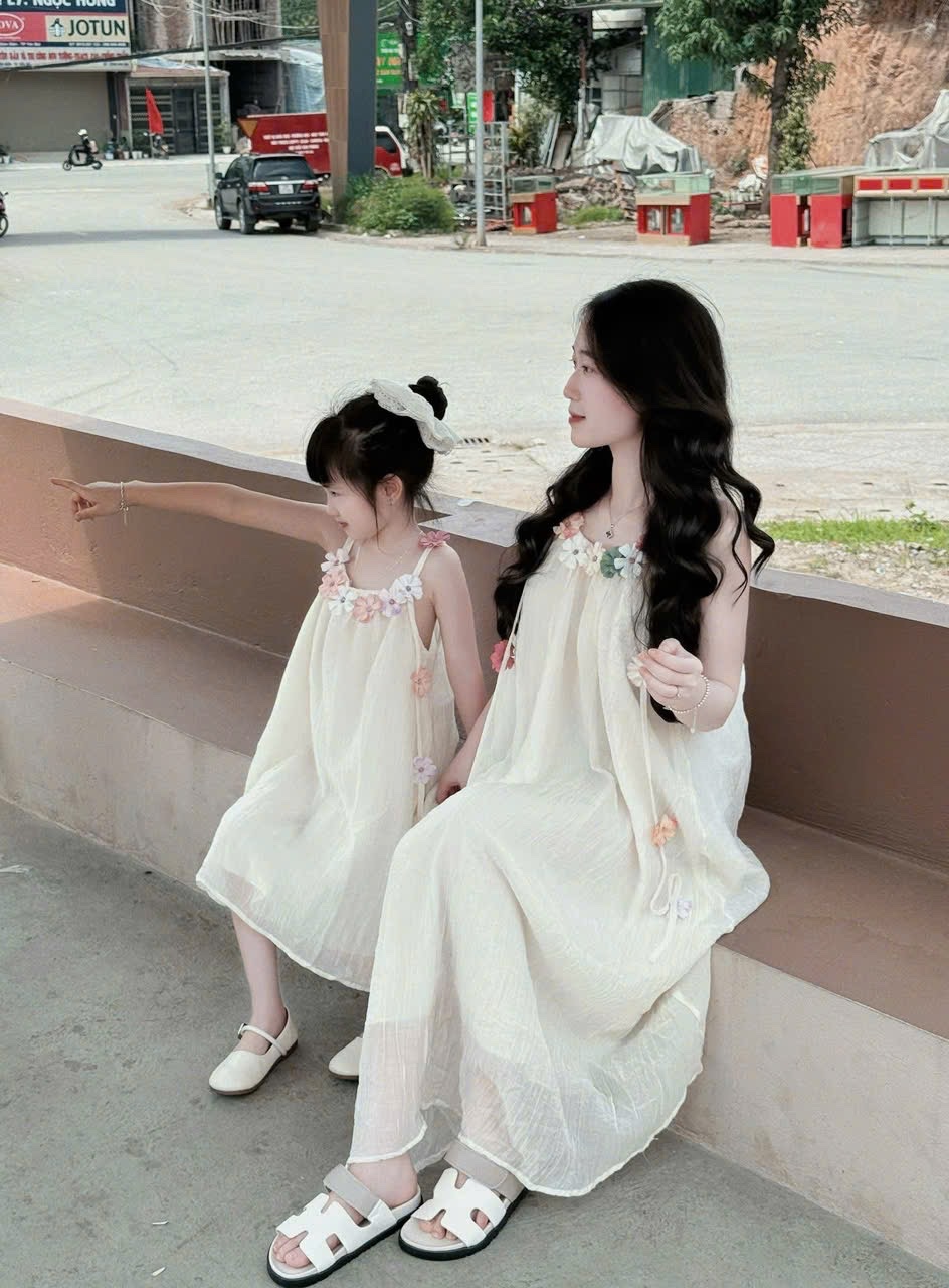 V01# Váy 2 dây tơ nhăn đính hoa cho mẹ