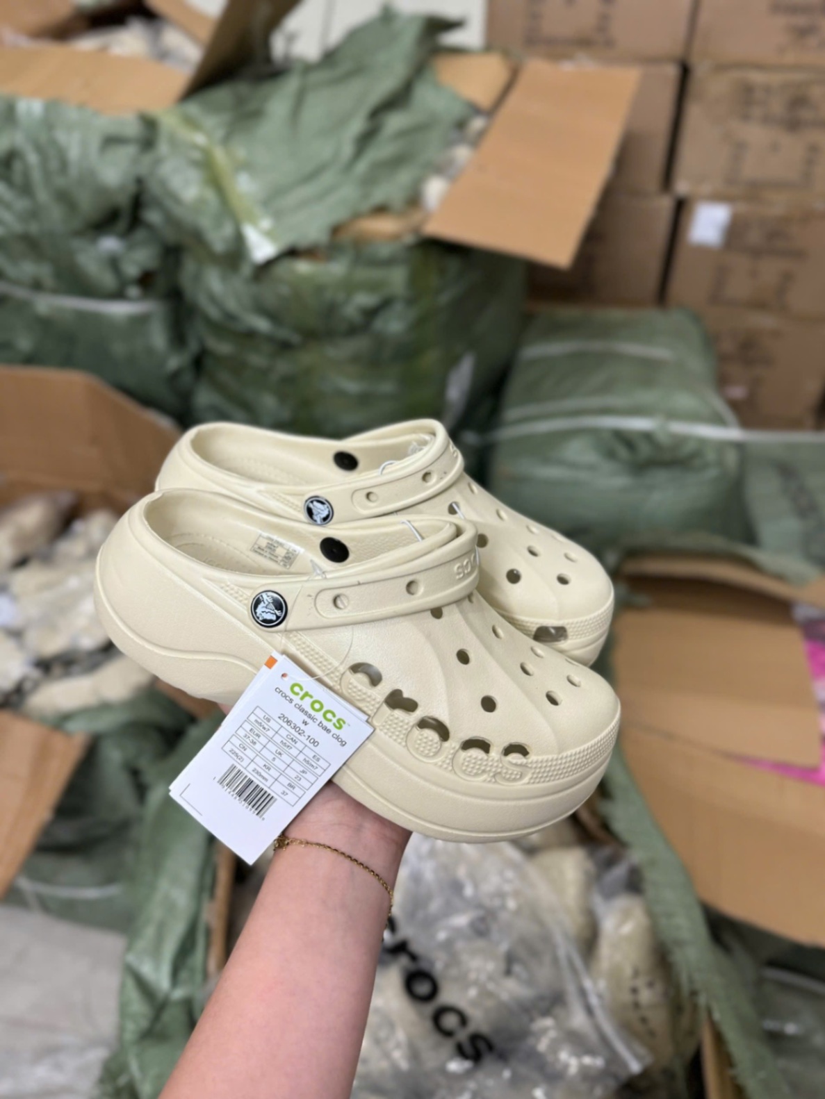2502# DÉP CROCS BAYA PLATFORM CLOG