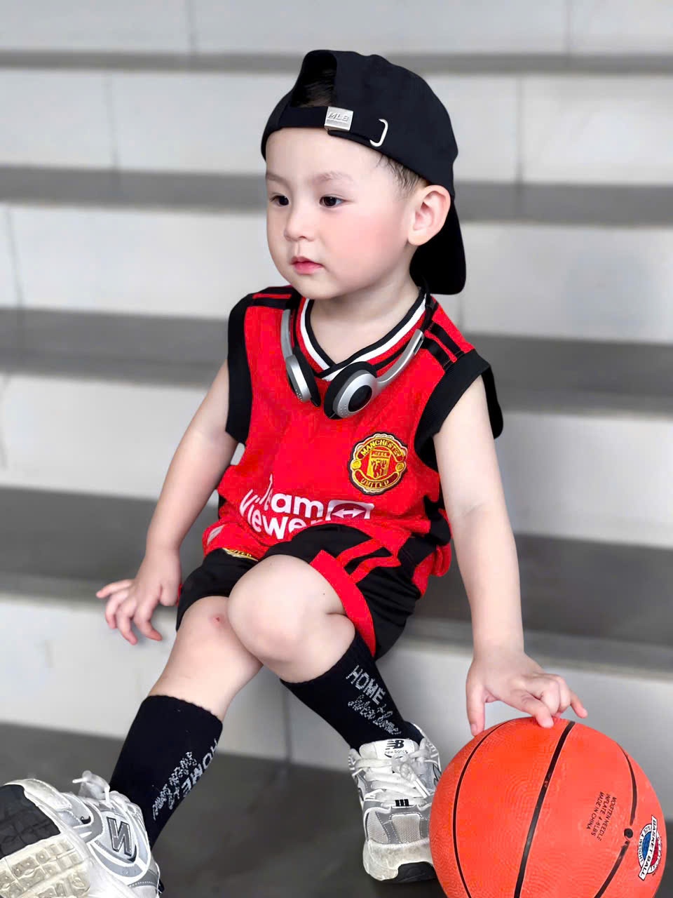 Sb58 Set 2 bộ Manchester tone đỏ sát nách đá bóng cho bé trai