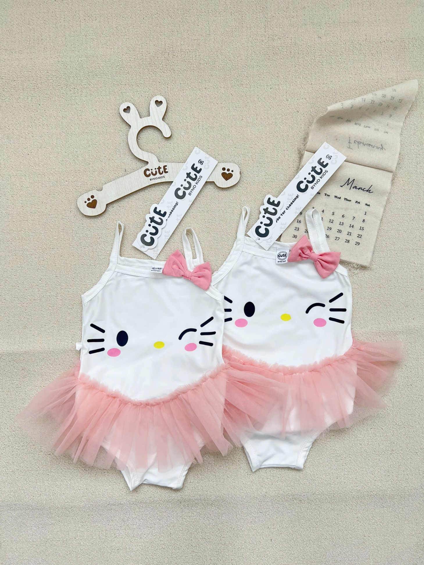 Vb69 Váy bikini 2 dây Kitty trắng voan bồng xòe cho bé gái