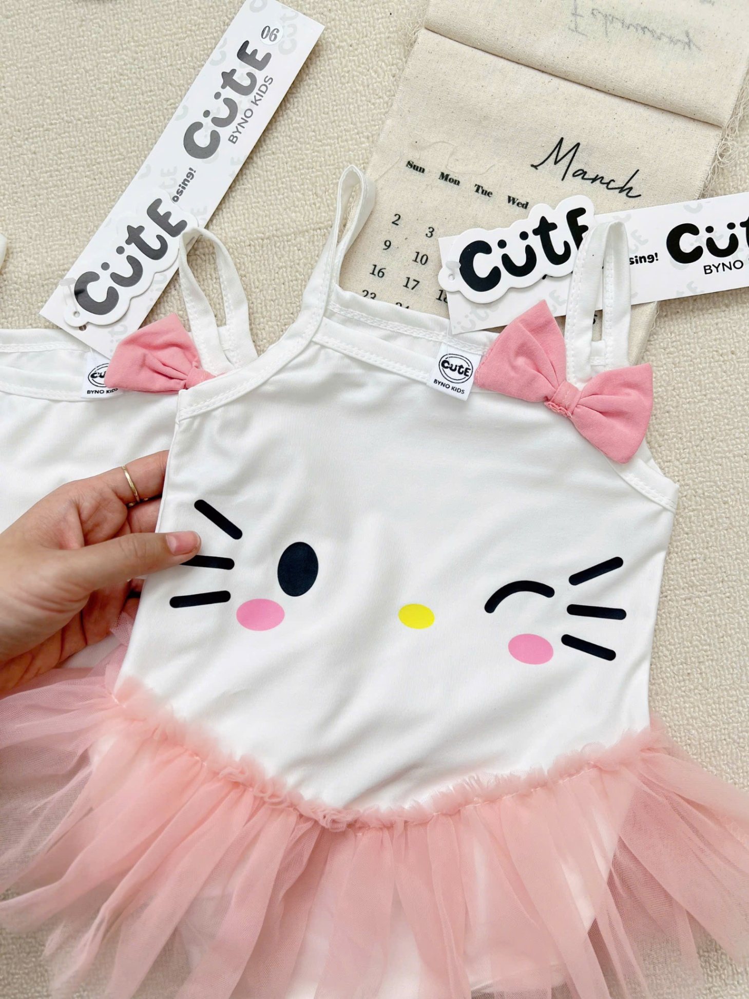 Vb69 Váy bikini 2 dây Kitty trắng voan bồng xòe cho bé gái