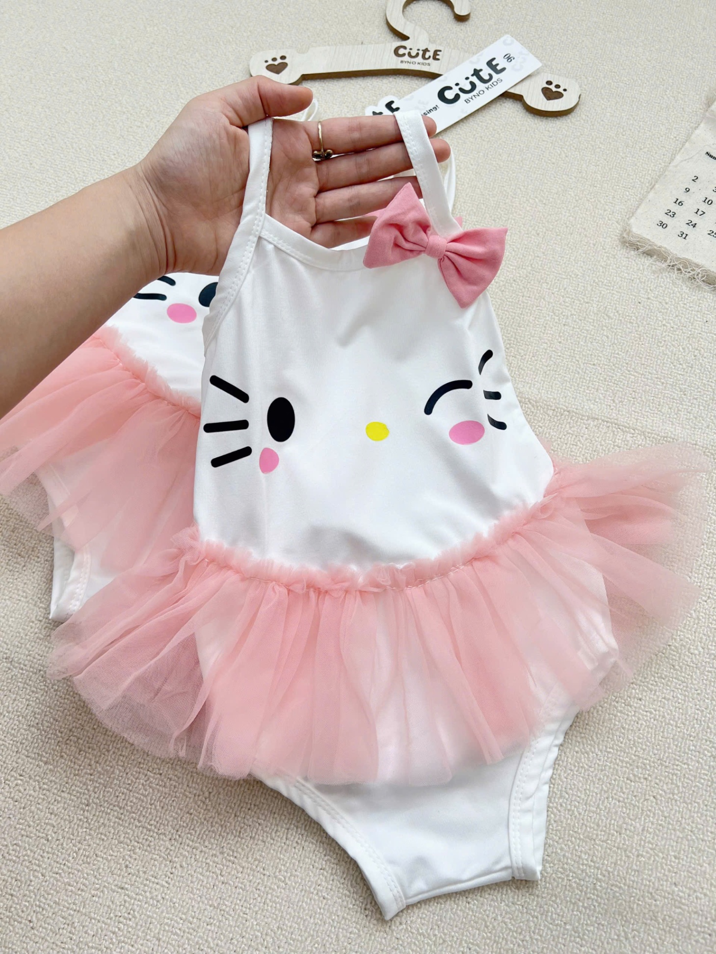 Vb69 Váy bikini 2 dây Kitty trắng voan bồng xòe cho bé gái