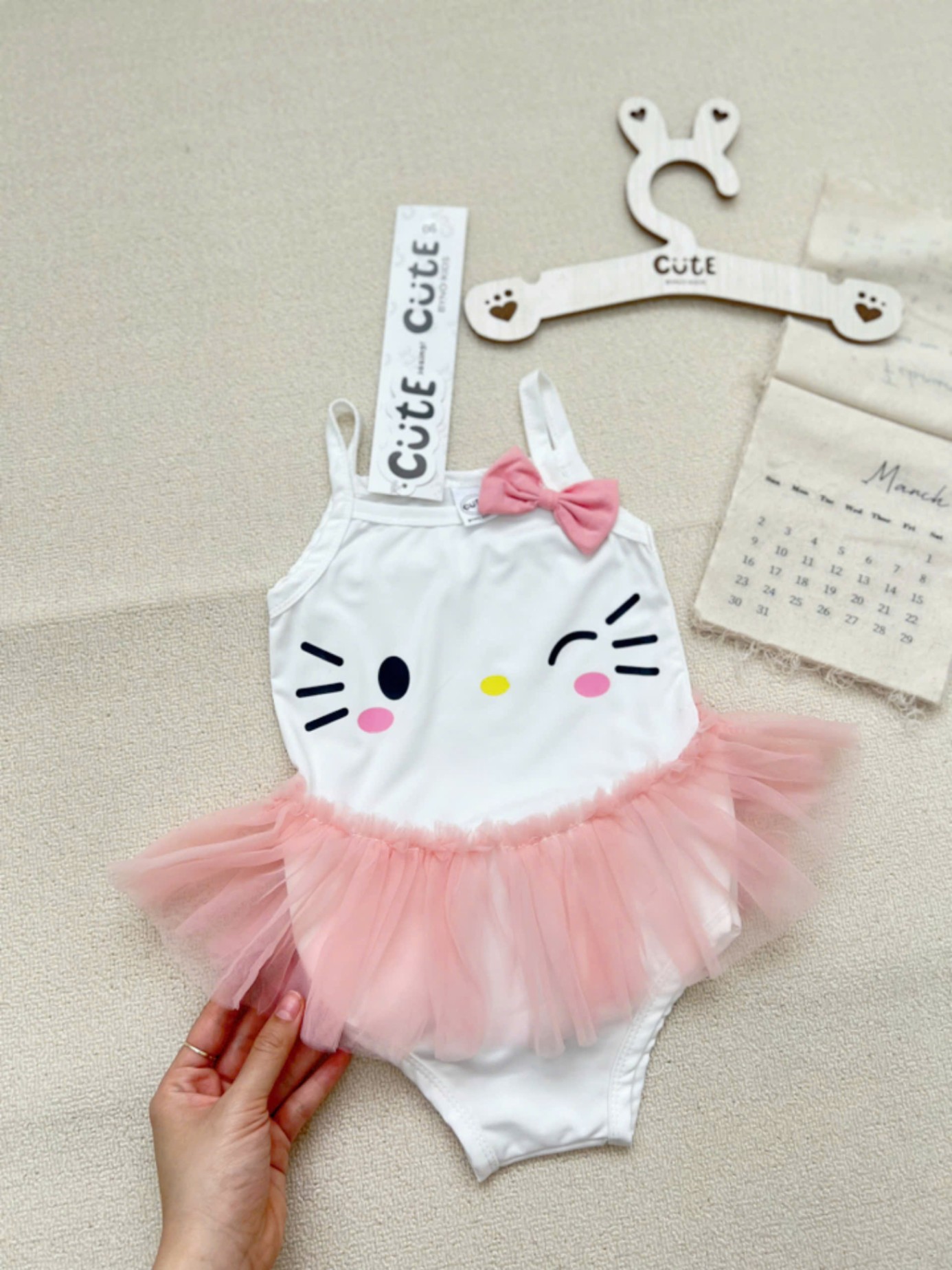 Vb69 Váy bikini 2 dây Kitty trắng voan bồng xòe cho bé gái