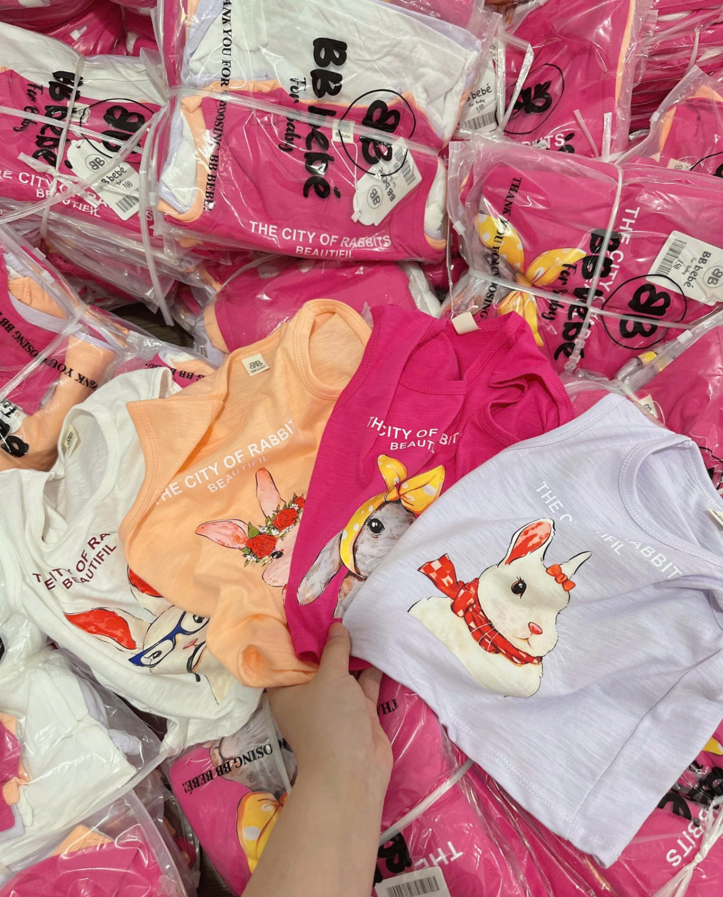 Bbg22 Set 4 áo cotton xước Bunny cho bé gái