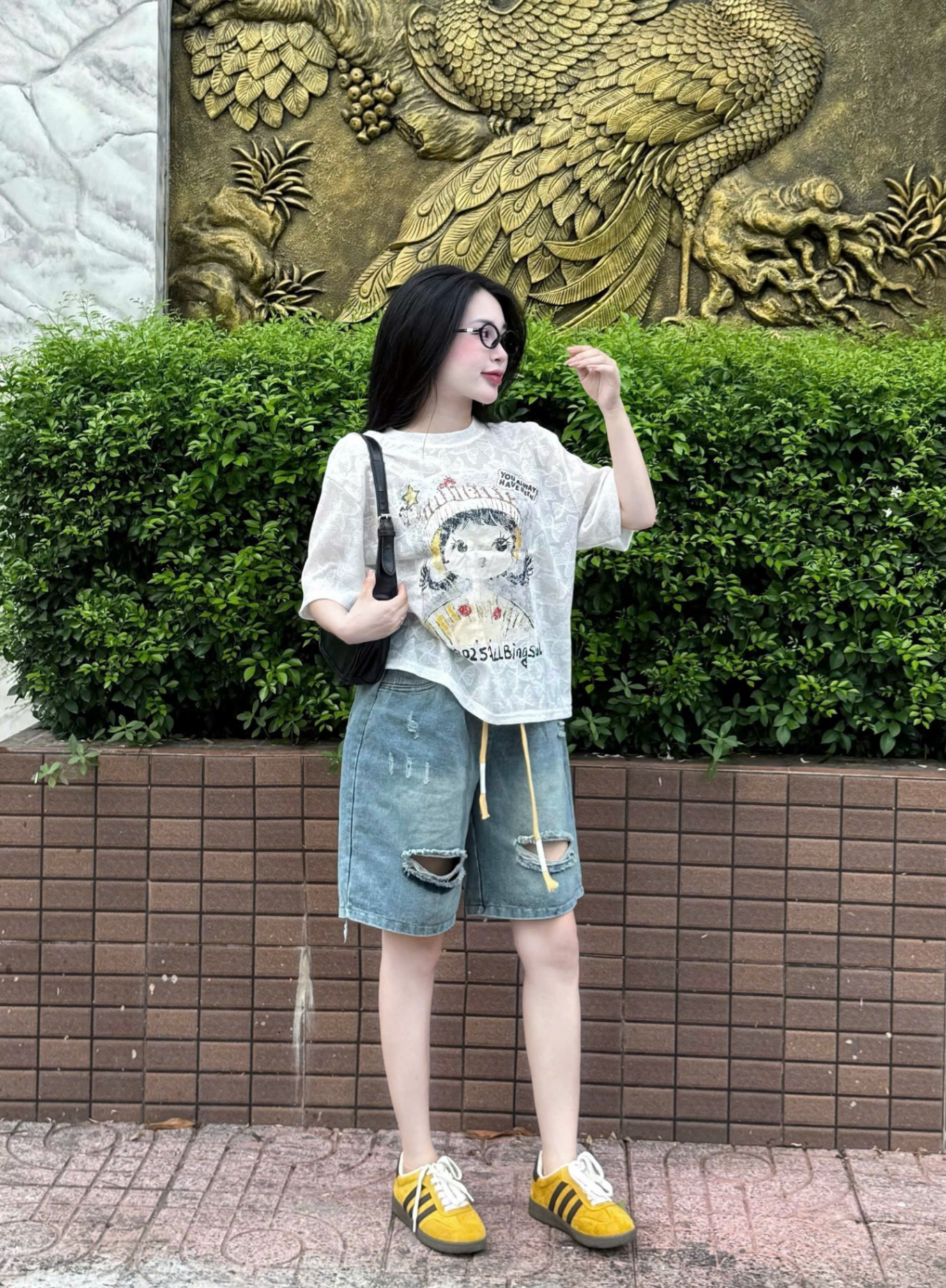 Bar90 Bộ áo ren bướm mix quần jean ngố cho nữ