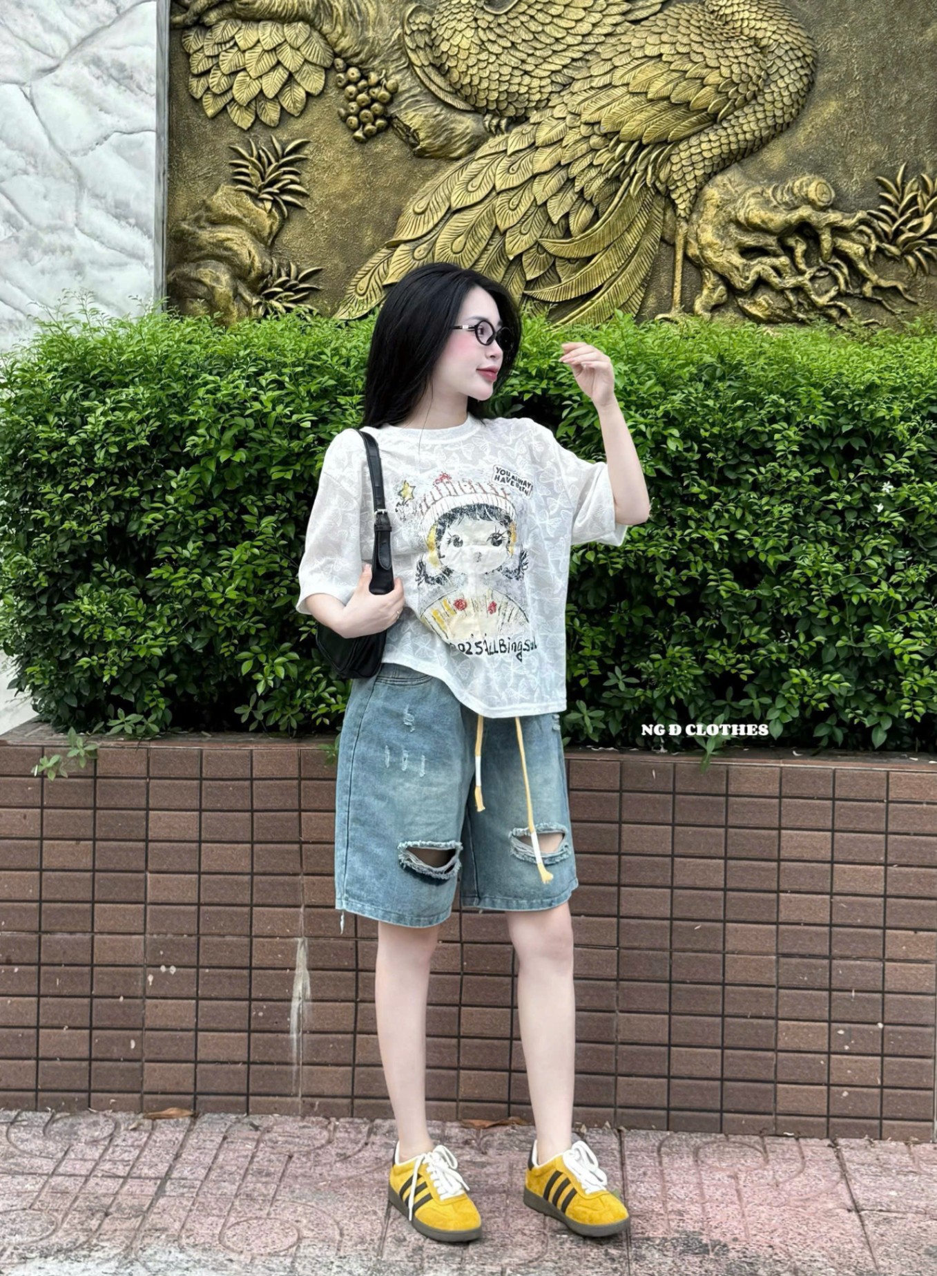 Bar90 Bộ áo ren bướm mix quần jean ngố cho nữ