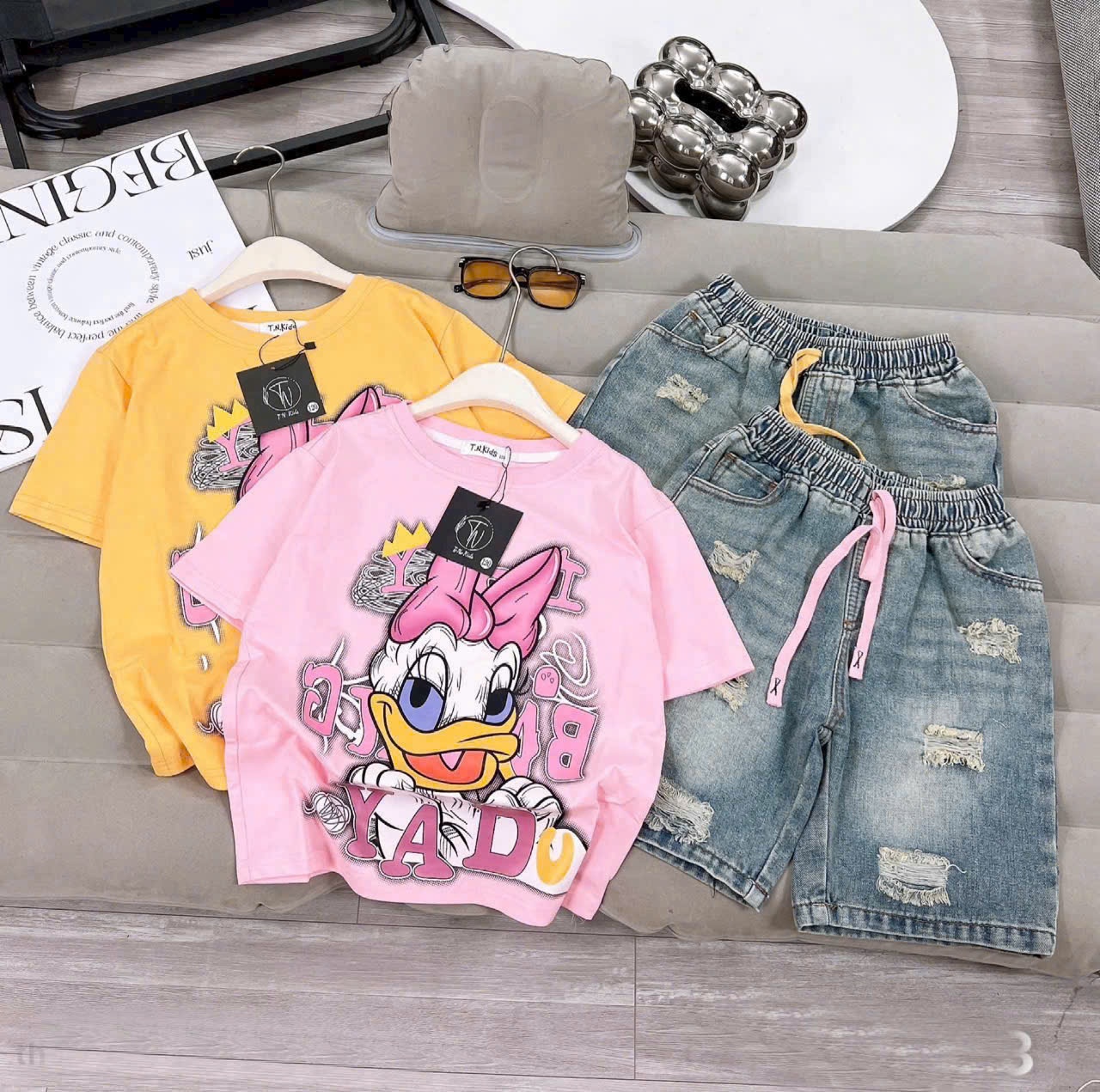 Saq10 Set áo phông vịt Donal quần ngố Jean ống rộng