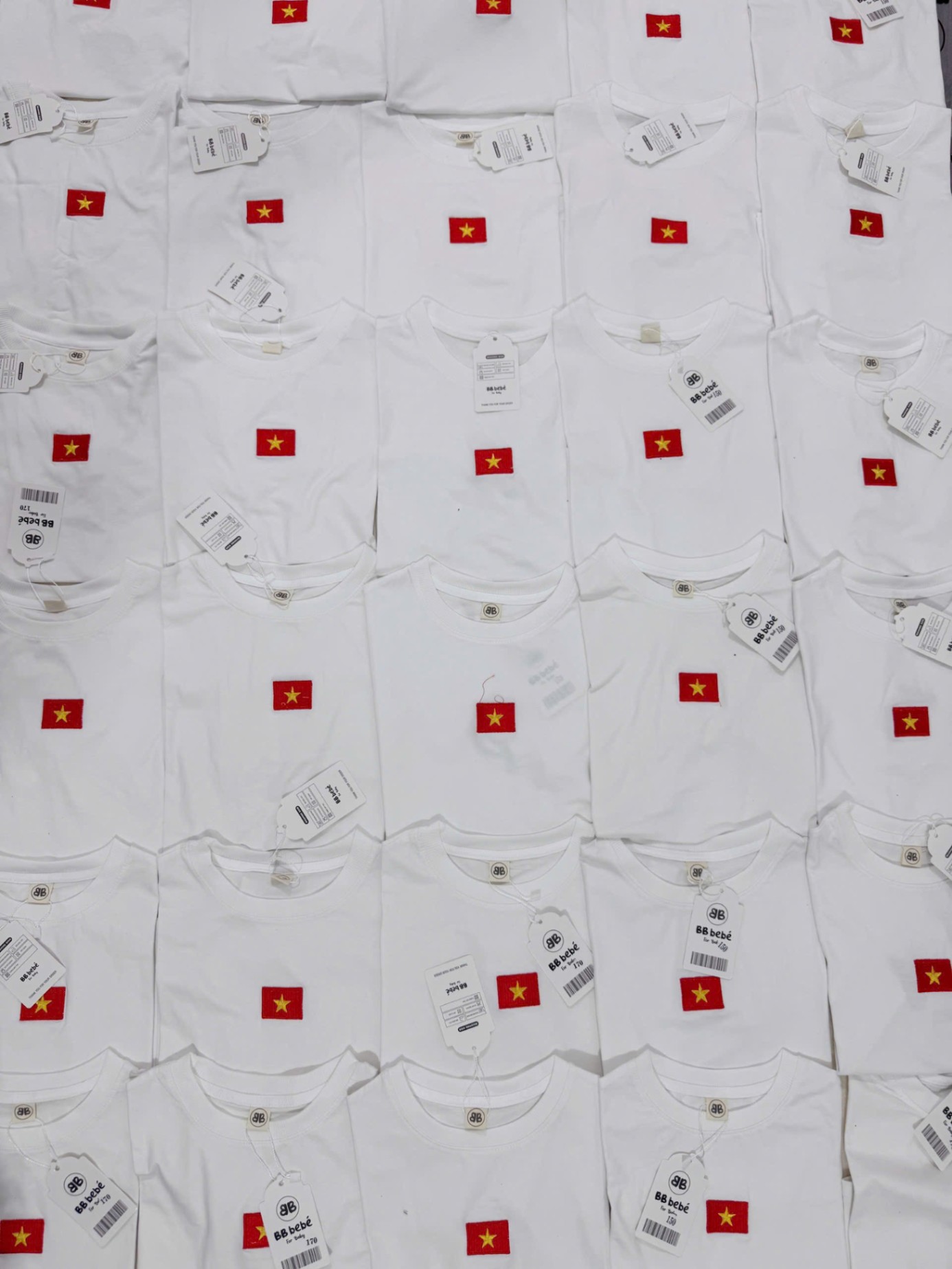Apb13 Áo phông trắng cờ đỏ sao vàng chất cotton bốn chiều