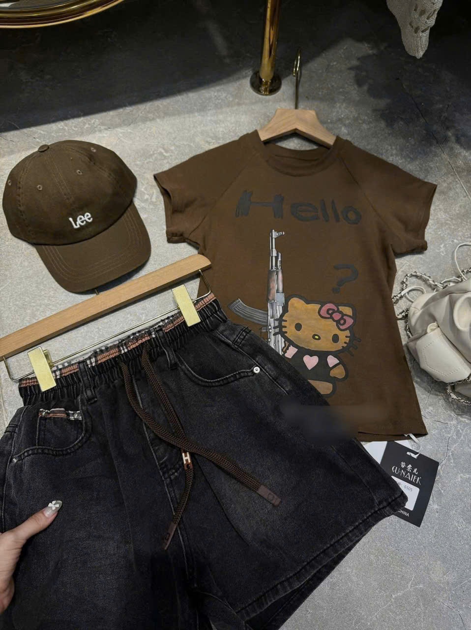 Sbn2 Set phông Kitty tone nâu tây mix short jean đen khói