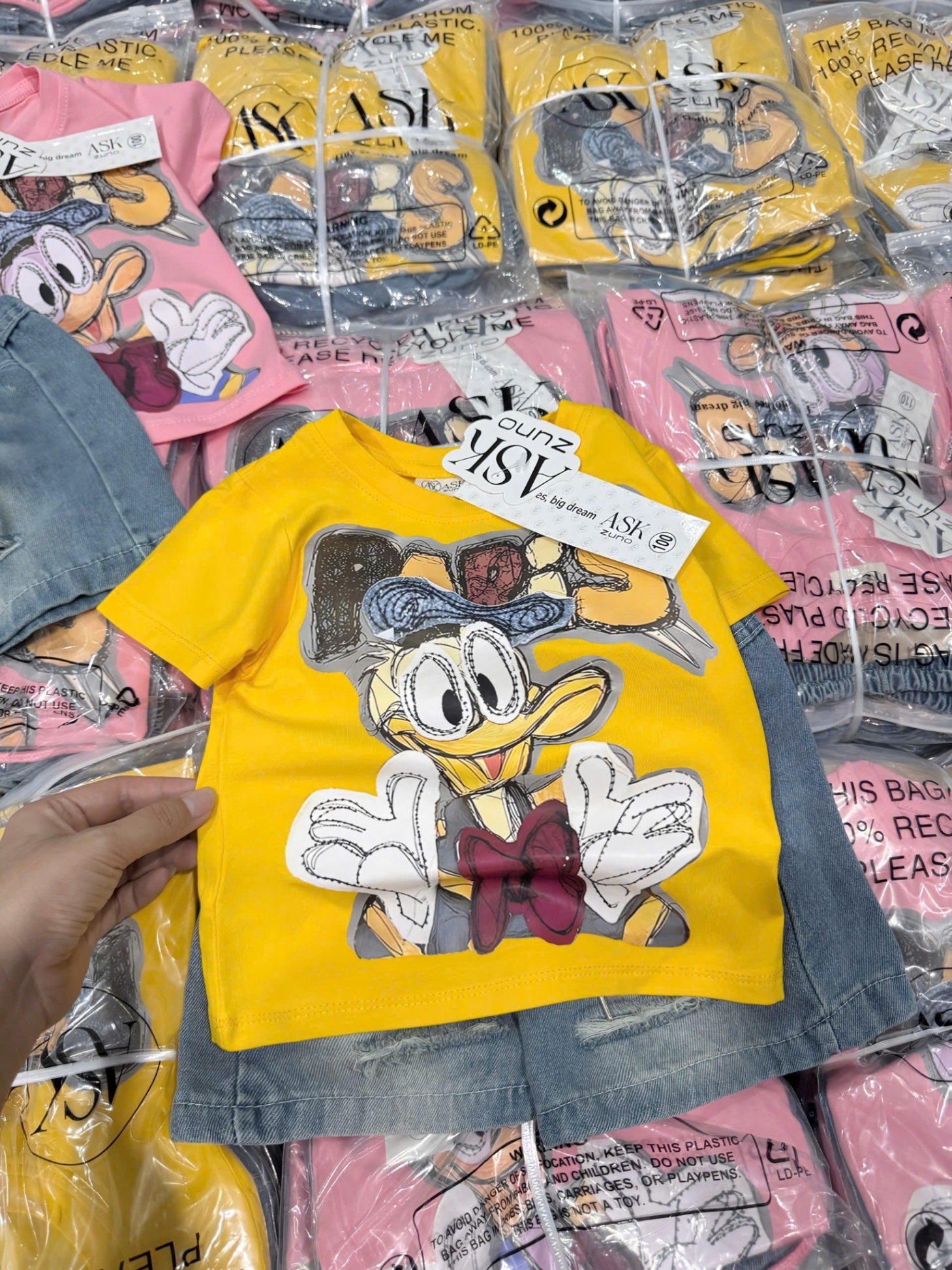 Bbg8 Set in hình Donald mix quần jean ngố