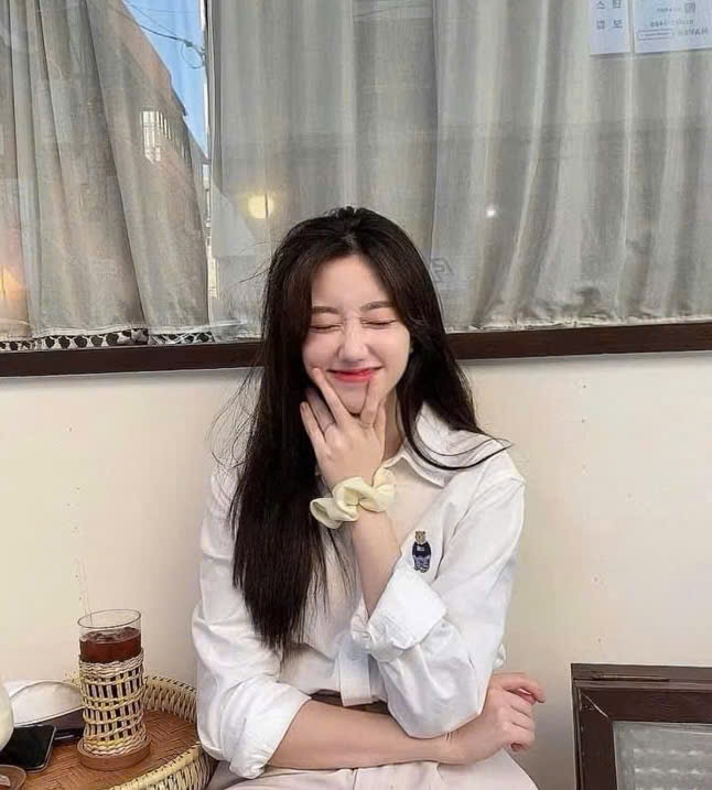 K86# ÁO SƠ MI TRẮNG WHO CHO NỮ