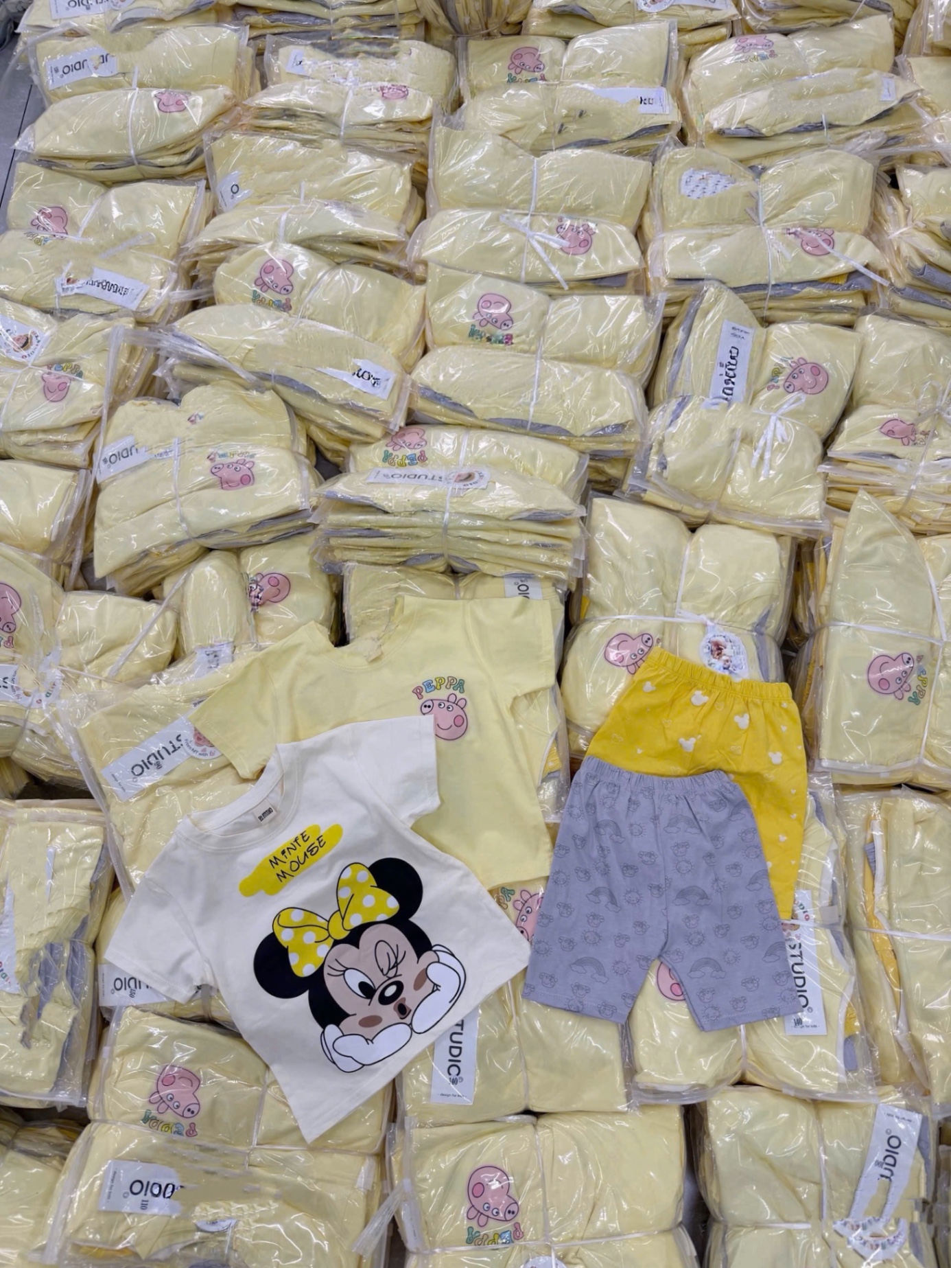 K57 set 2 bộ Mickey ngố