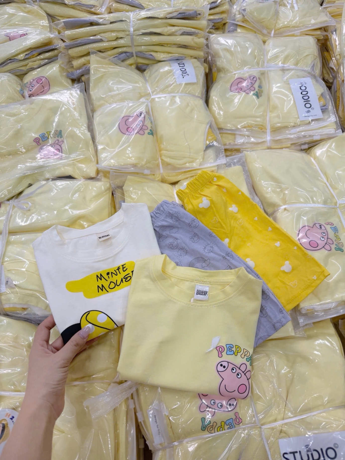 K57 set 2 bộ Mickey ngố