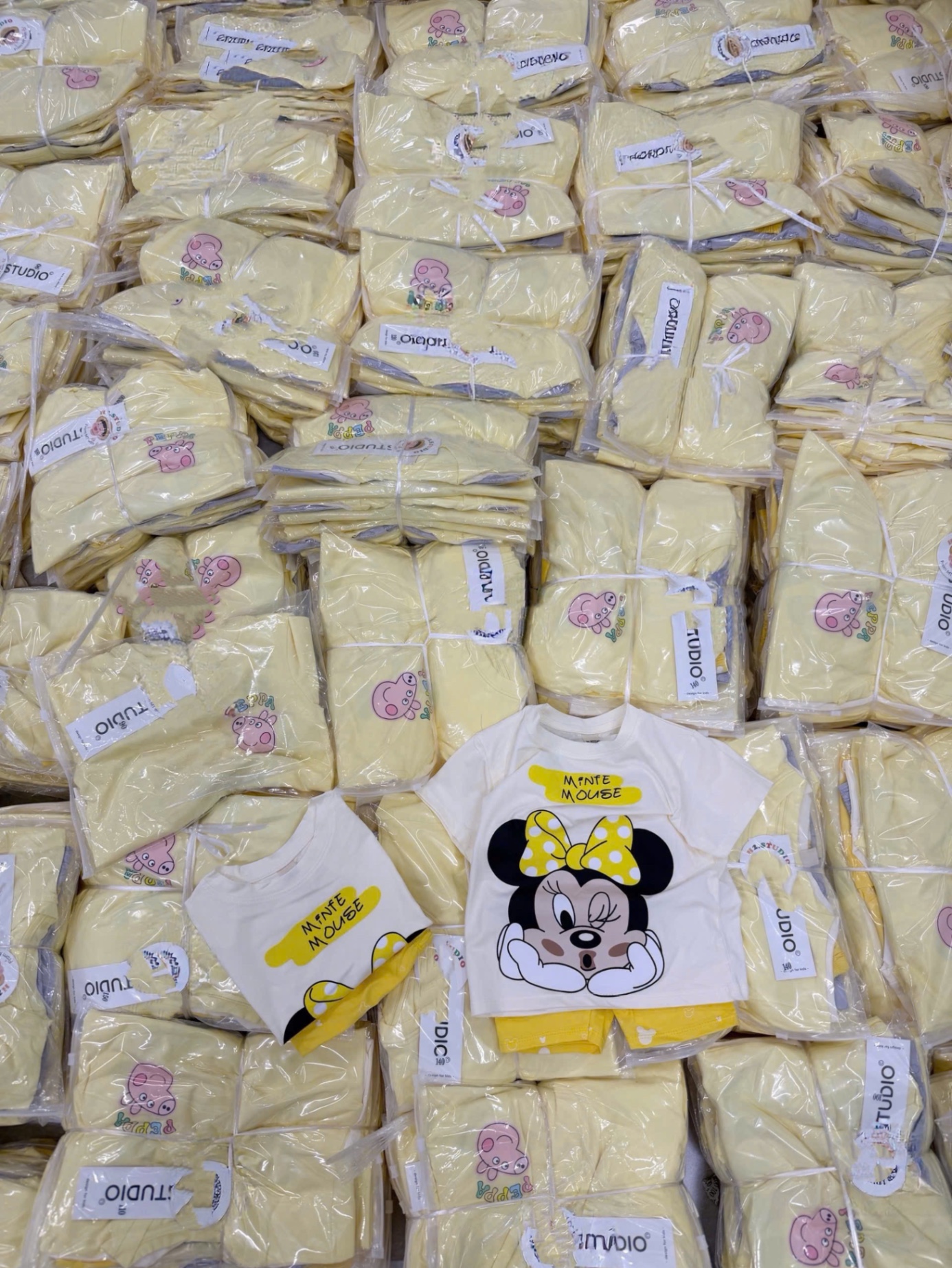 K57 set 2 bộ Mickey ngố