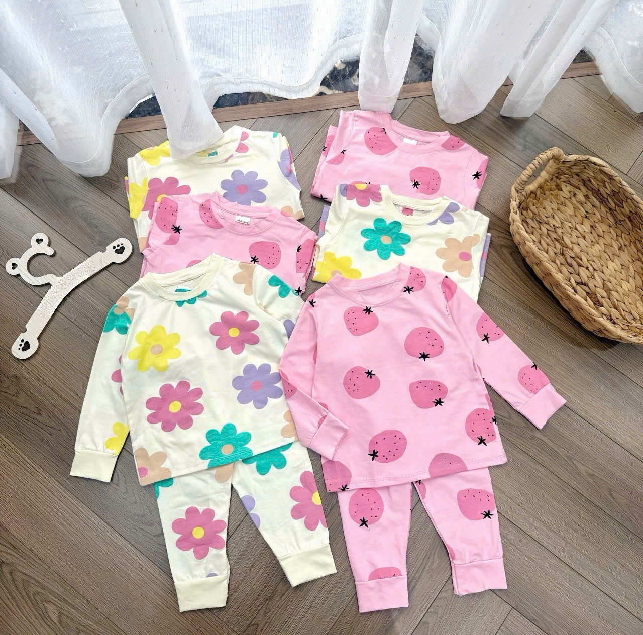 CV- HT01 SET 2 BỘ QUẦN ÁO DÀI TAY HOA DÂU BÉ