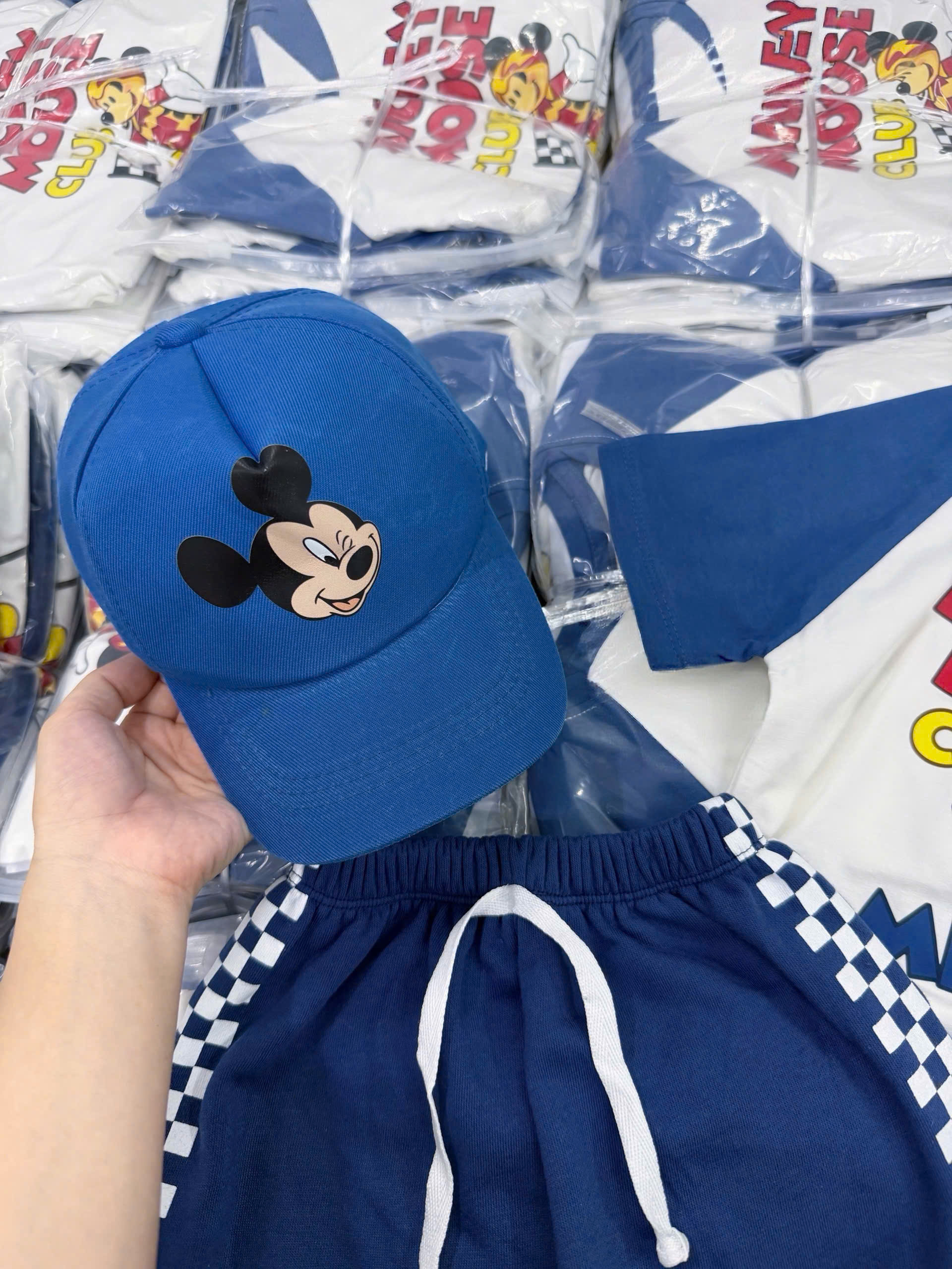 CV - HT24 SET BỘ CỘC MICKEY XANH TRẮNG MICKEY MOUSE KÈM MŨ
