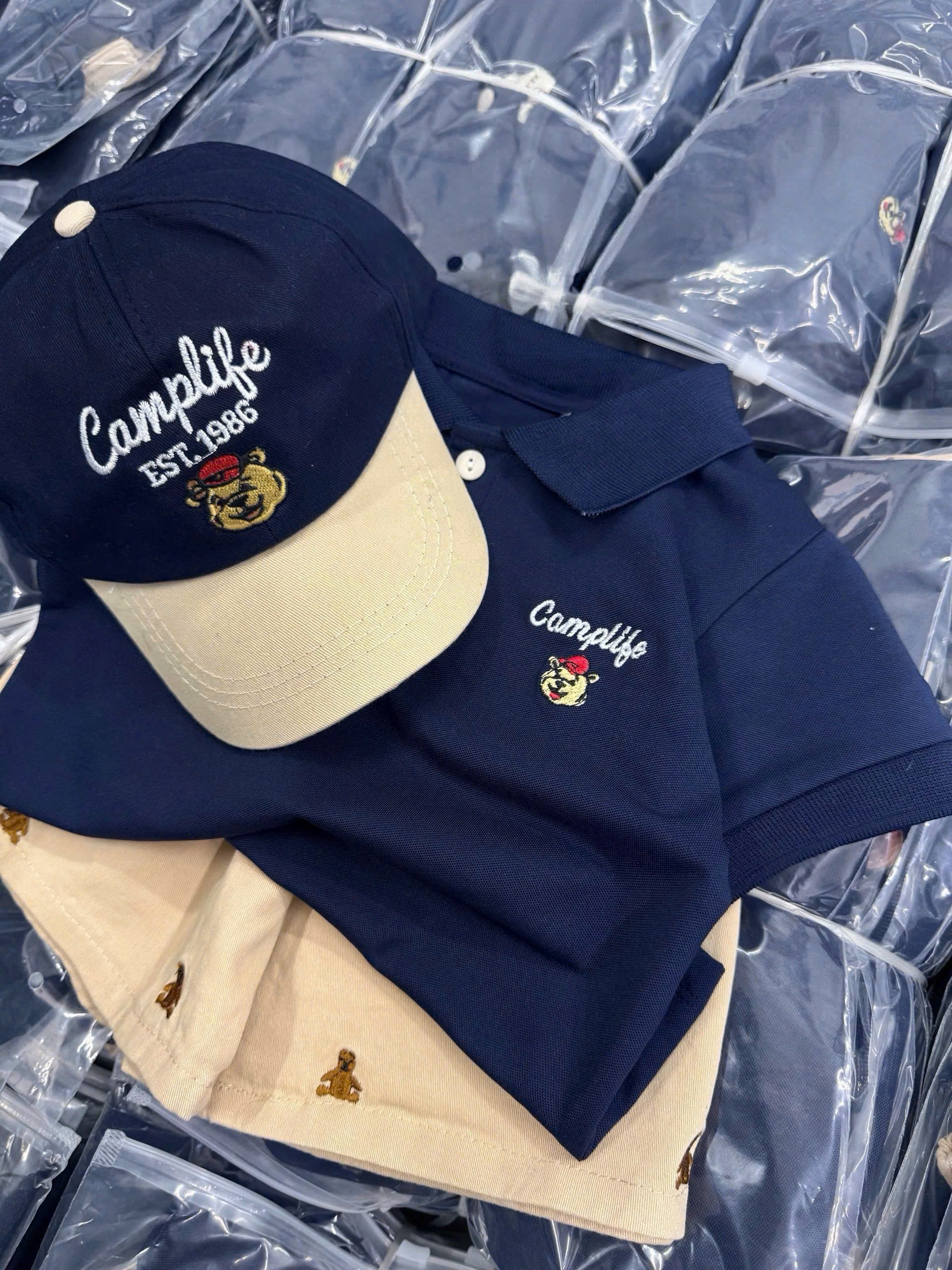 CV-K034# SET POLO THAN CAMPLIFE QUẦN BE THÊU GẤU KÈM MŨ CHO BÉ TRAI