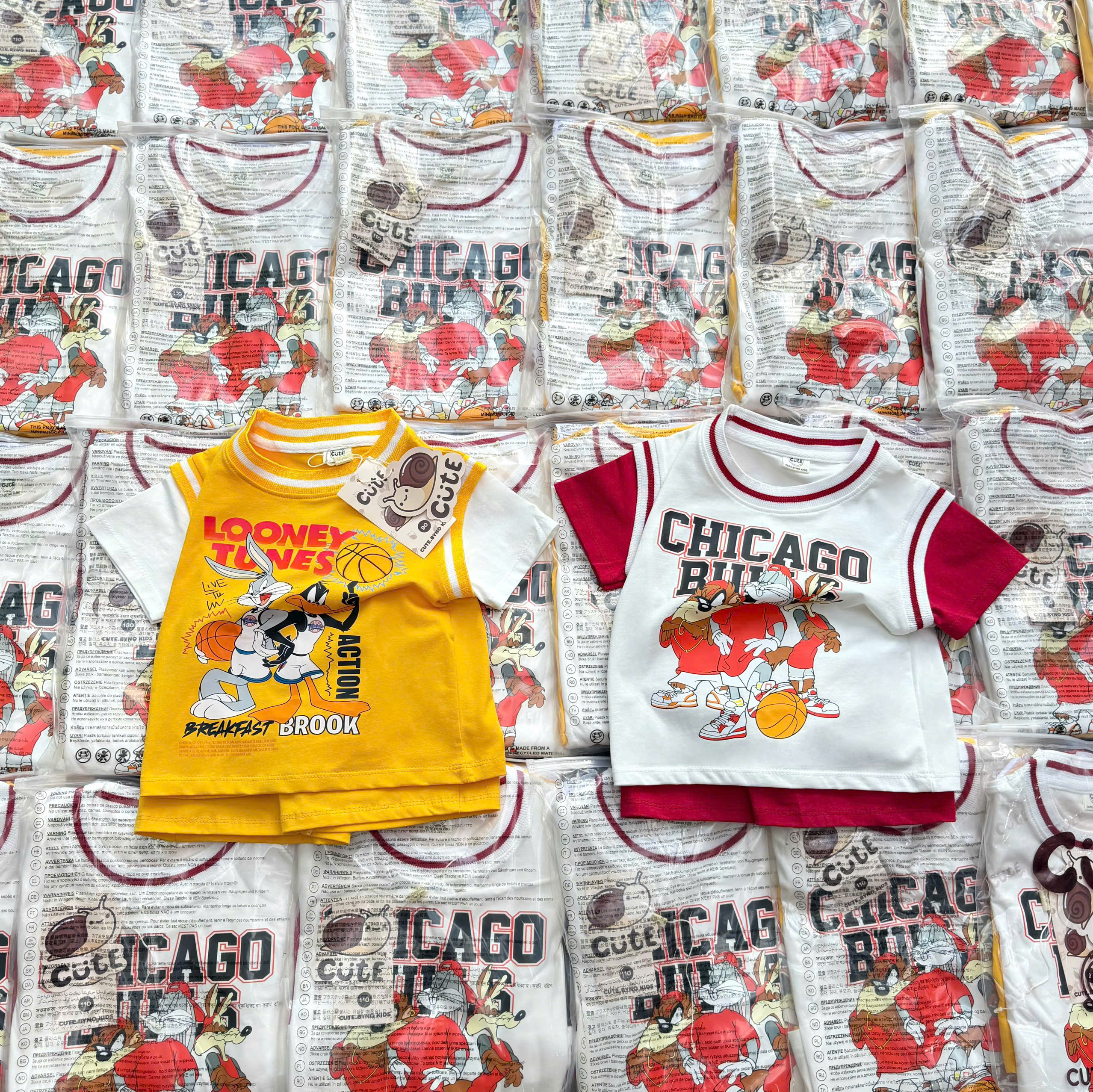 CV-K040# SET 2B THỂ THAO LOONEY CHICAGO ĐỎ VÀNG PHỐI TAY TRẮNG CHO BÉ YÊU