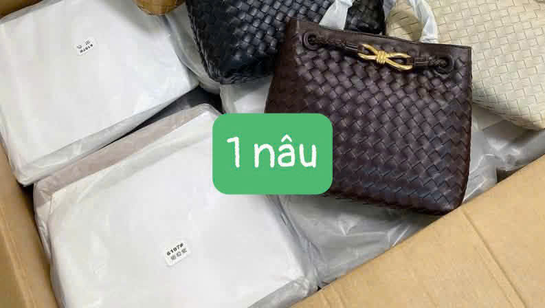 HT300# TÚI 2 MÀU ĐEN NÂU