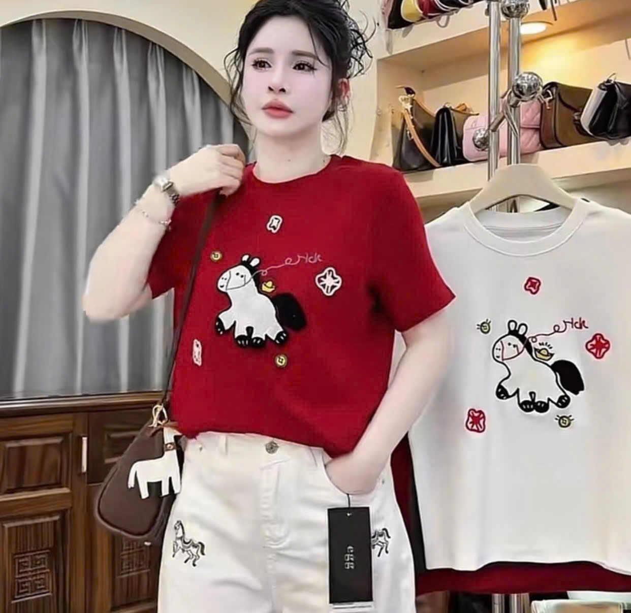 PC112 ÁO PHÔNG HÌNH NGỰA CHO NỮ 2 MÀU