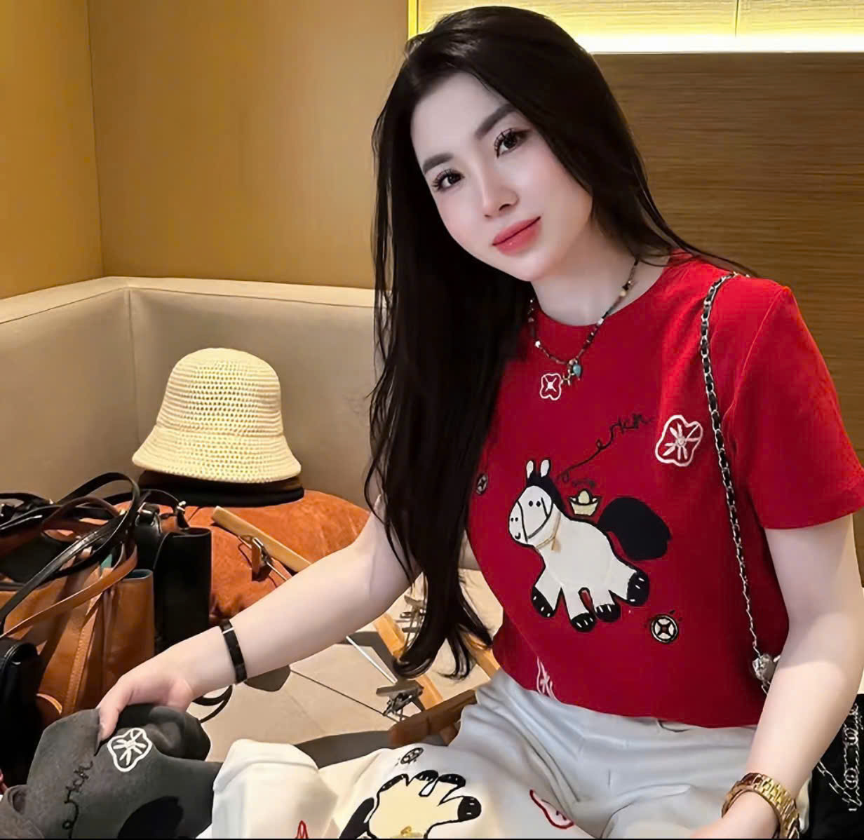 PC112 ÁO PHÔNG HÌNH NGỰA CHO NỮ 2 MÀU