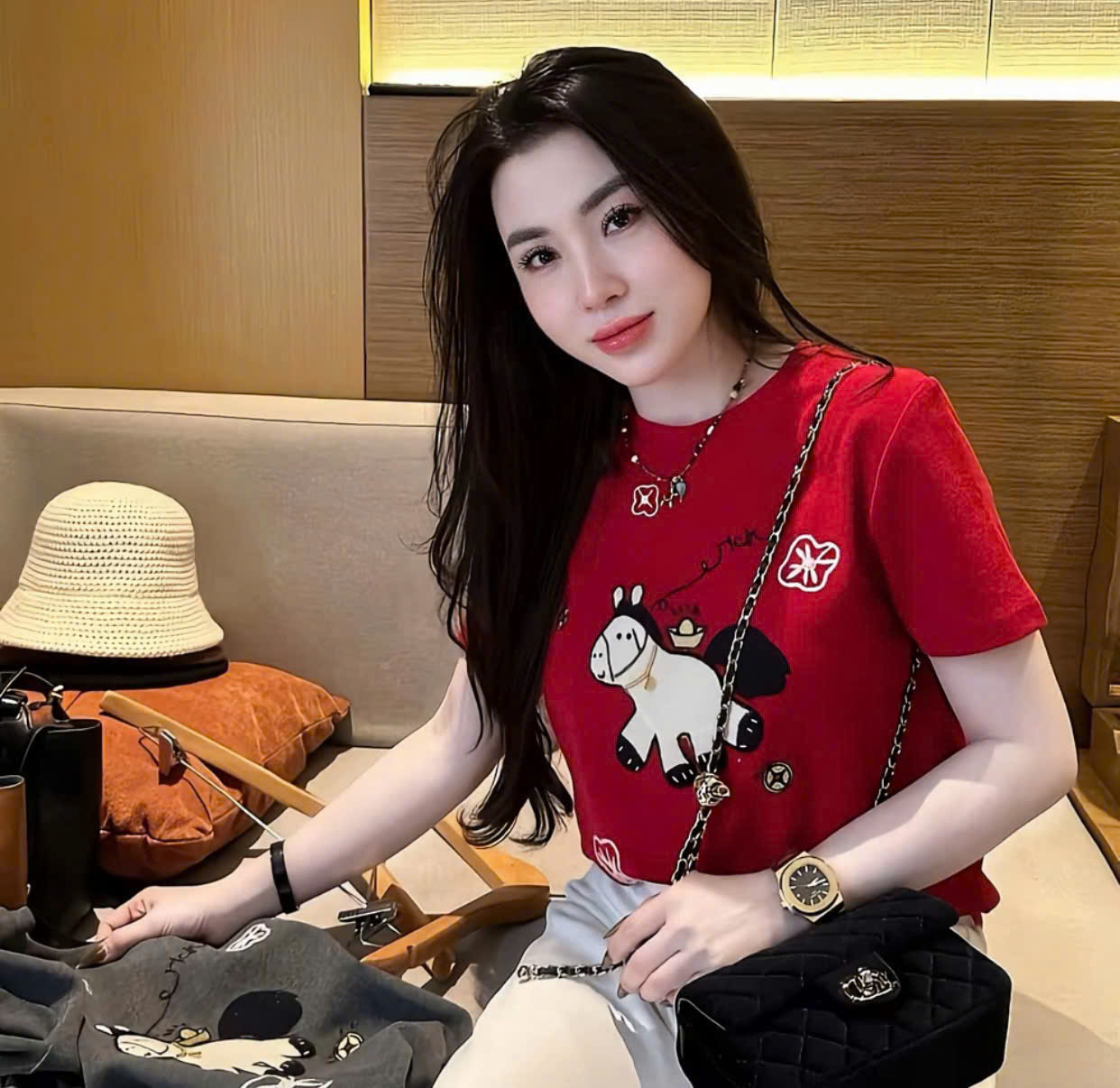 PC112 ÁO PHÔNG HÌNH NGỰA CHO NỮ 2 MÀU