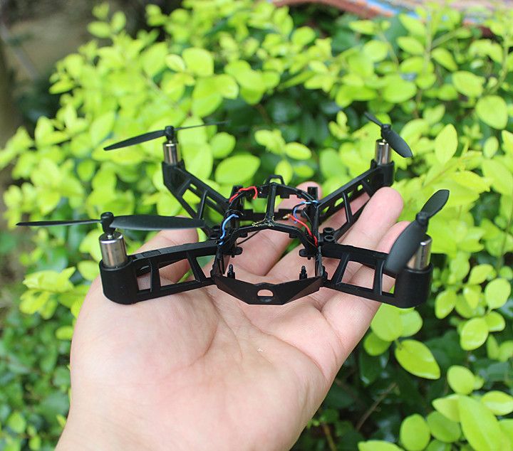 Khung máy bay drone với 4 động cơ 8523