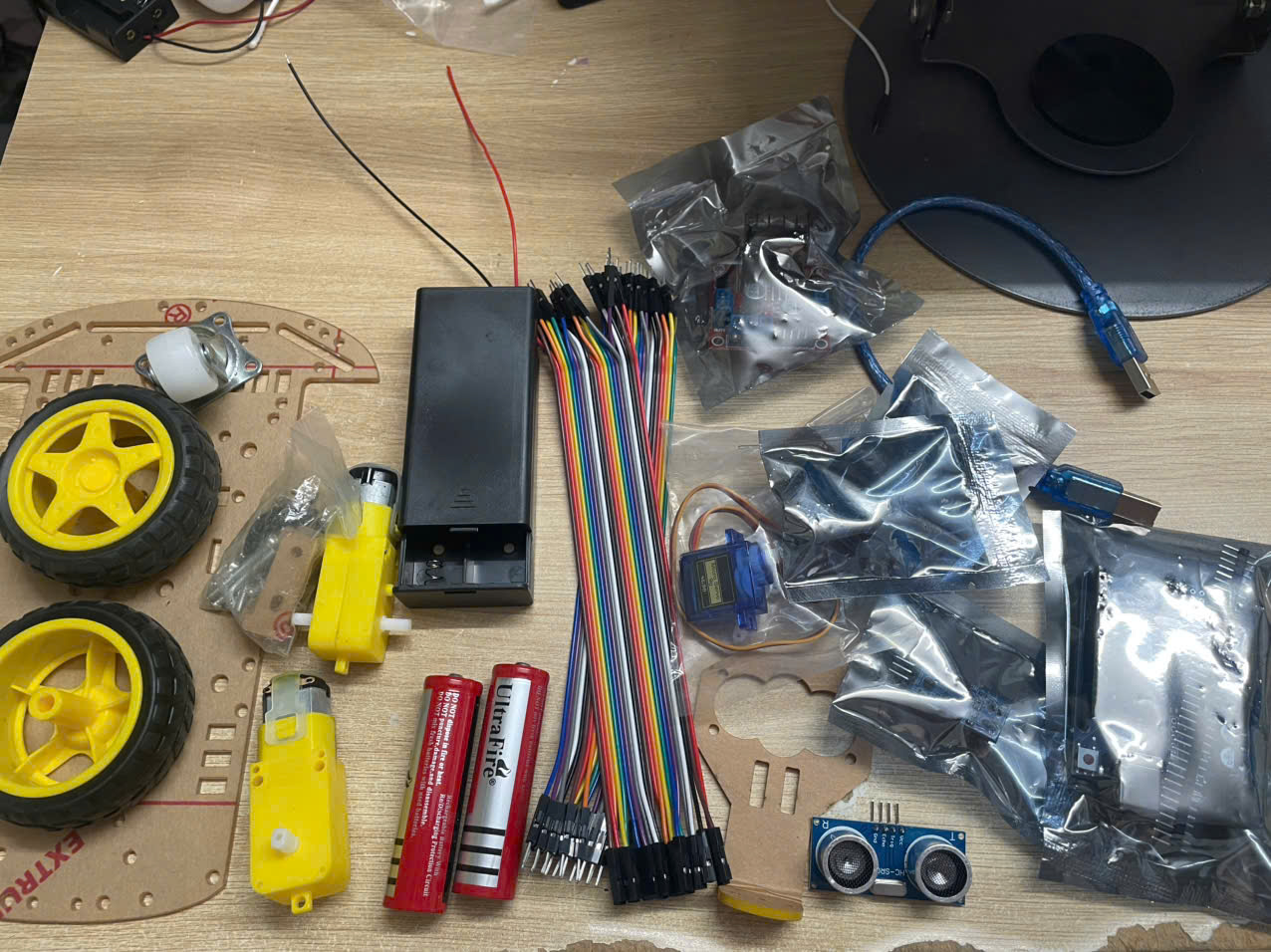 Xe-do-line-tranh-vat-can-arduino-tu-lap-_z7078623722296_d8293fe23367d94207d7d634417b10d1.jpg
