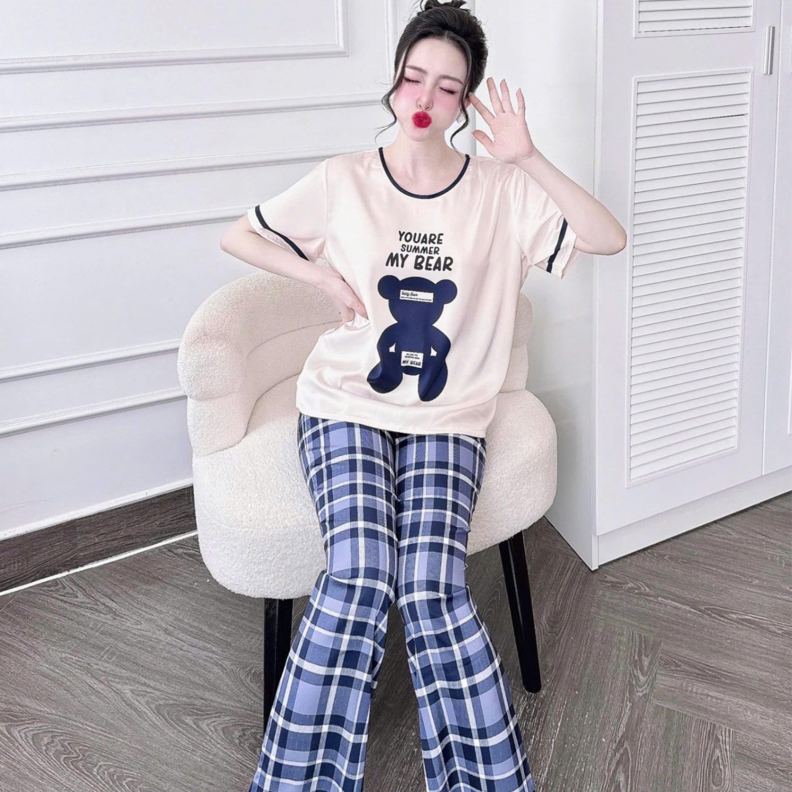 [A]-Bộ Ngủ Cổ Tròn Dành Cho Nữ Họa Tiết In 3D Chất Liệu Lụa Latin Nhẹ Mát S1049 Women - 40-60kg