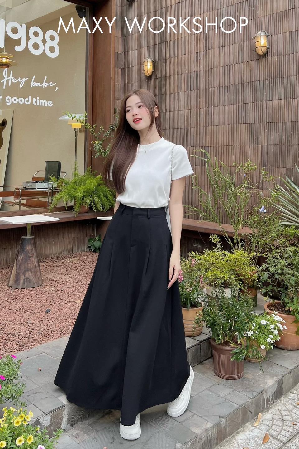 LONG PLEATED SKIRT