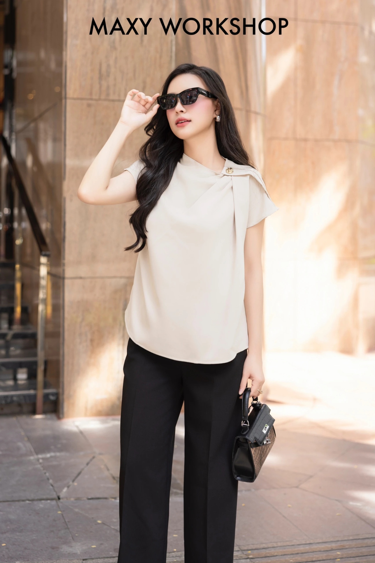 BUTTON SLEEVE TOP