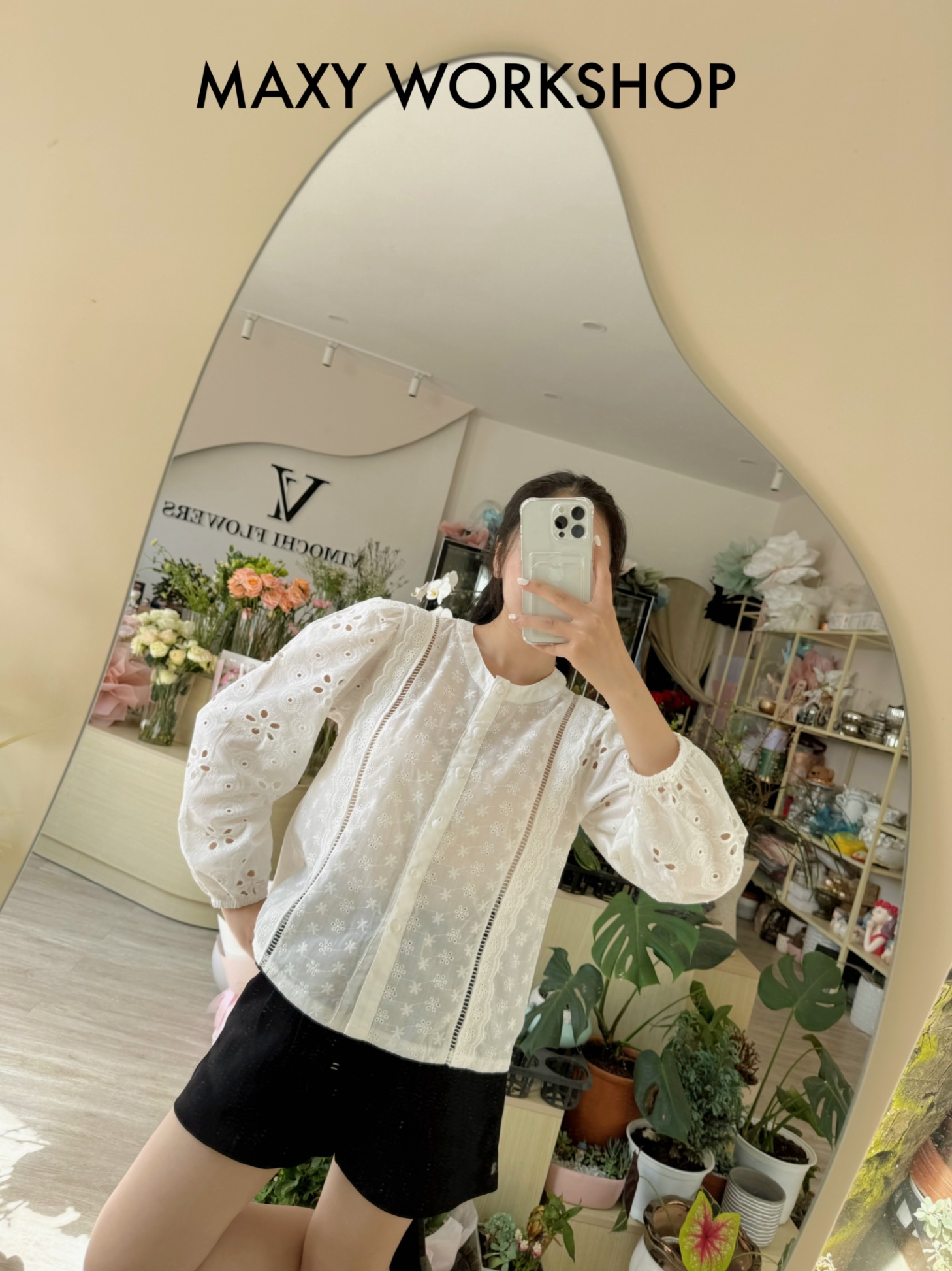 LACE EMBROIEDERD TOP