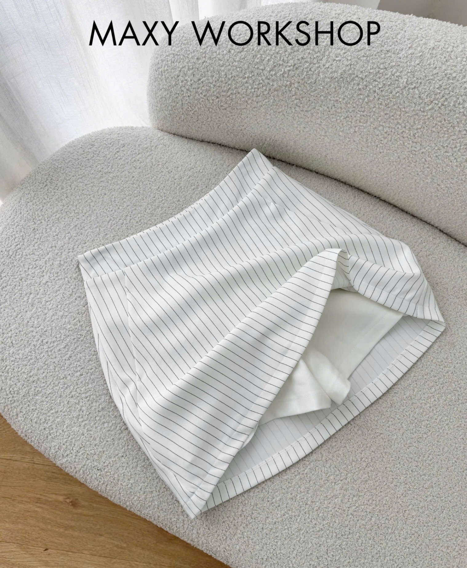 WHITE STRIPPED SKIRT