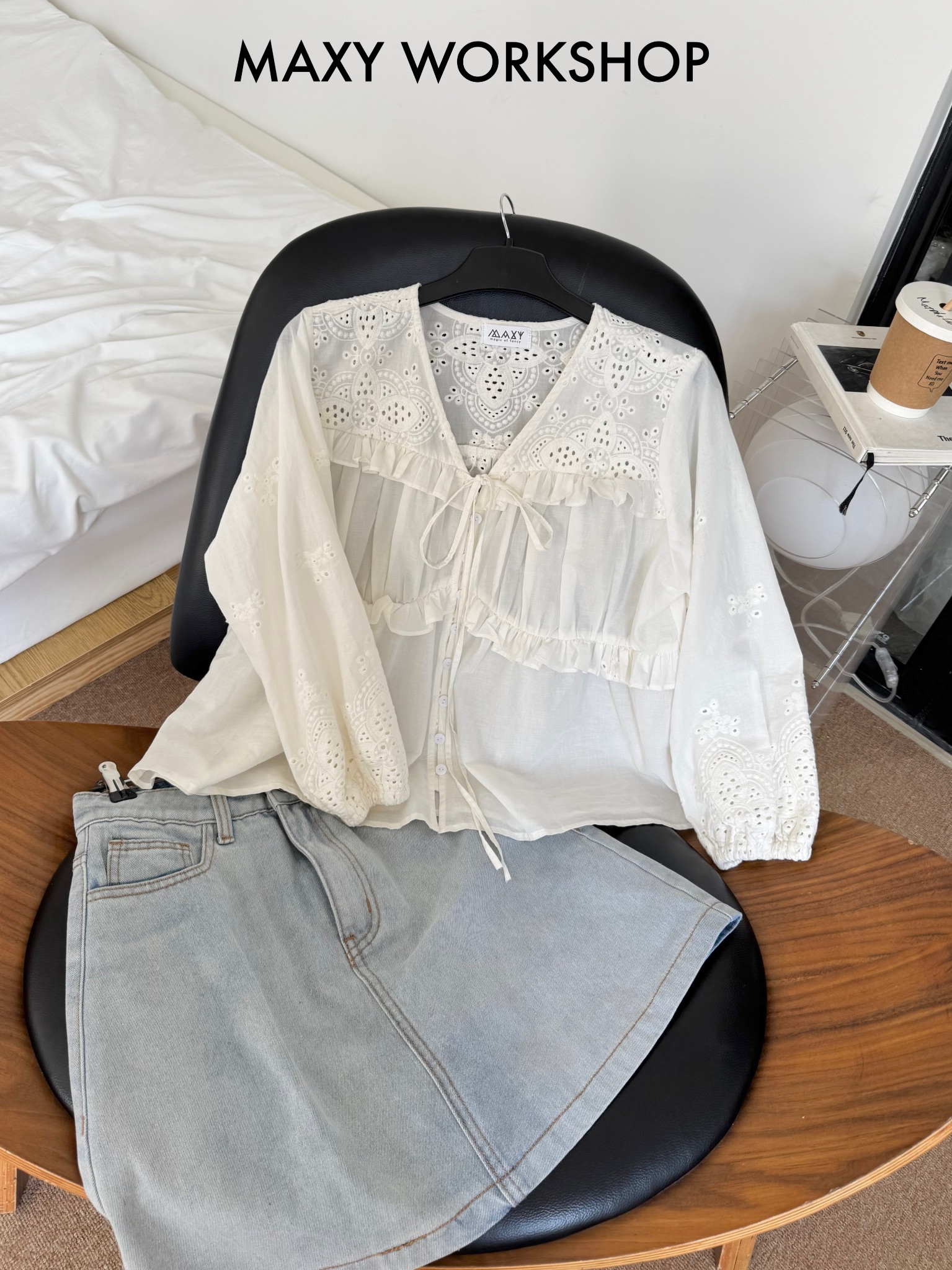 Áo kiểu RUFFLE LACE TOP