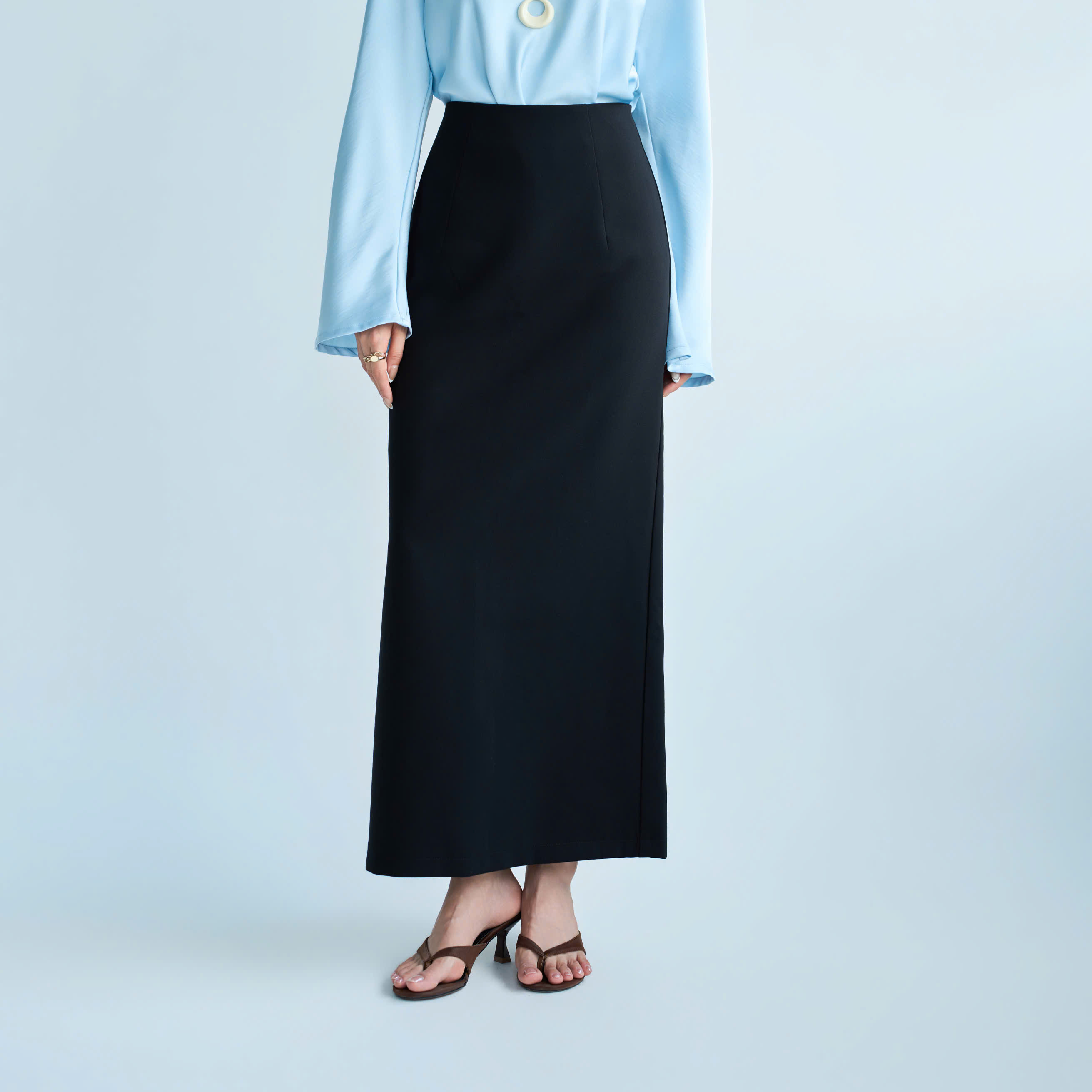 Chân váy dài BACK SLIT SKIRT