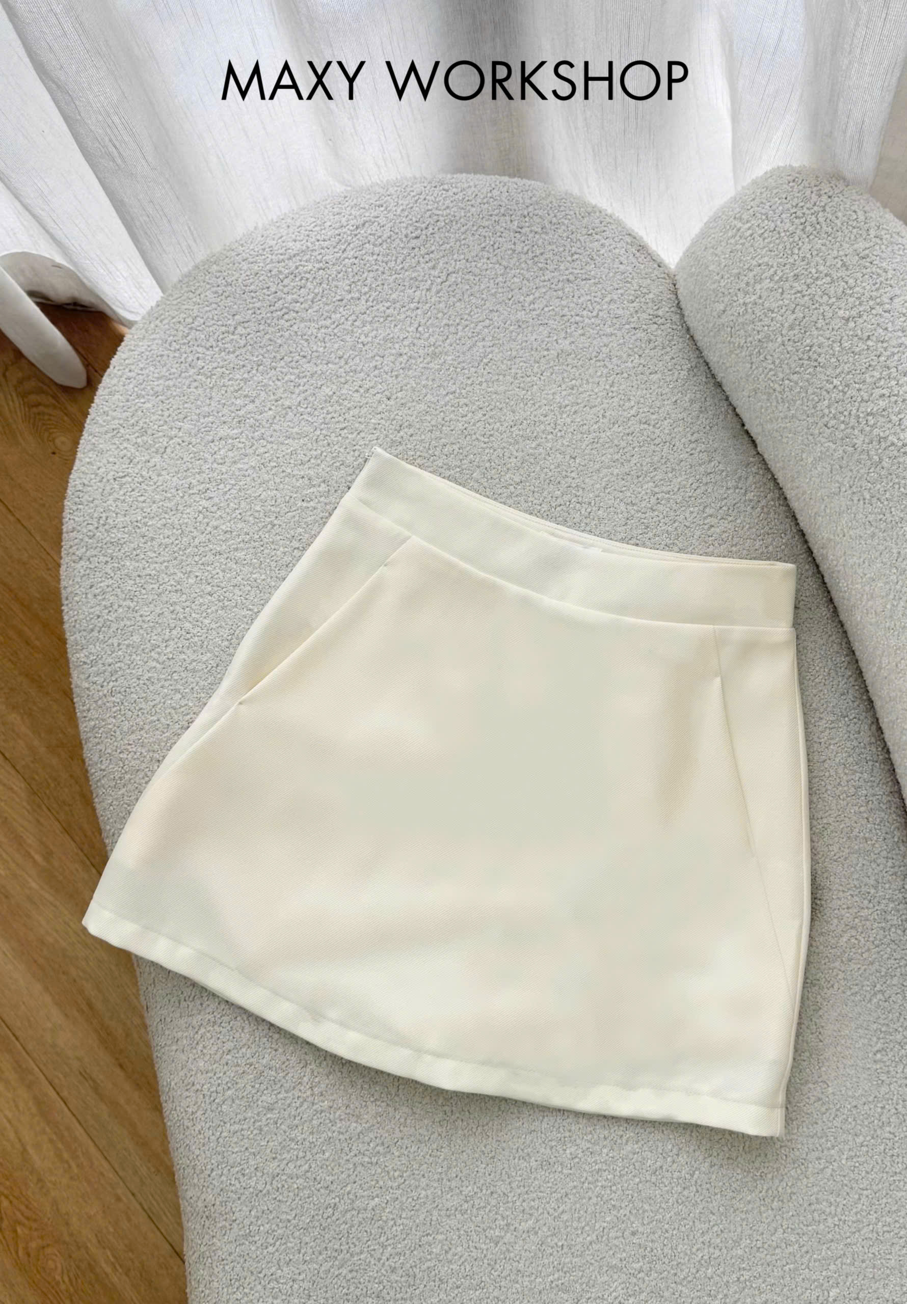 Chân váy ngắn IVORY WHITE SKIRT