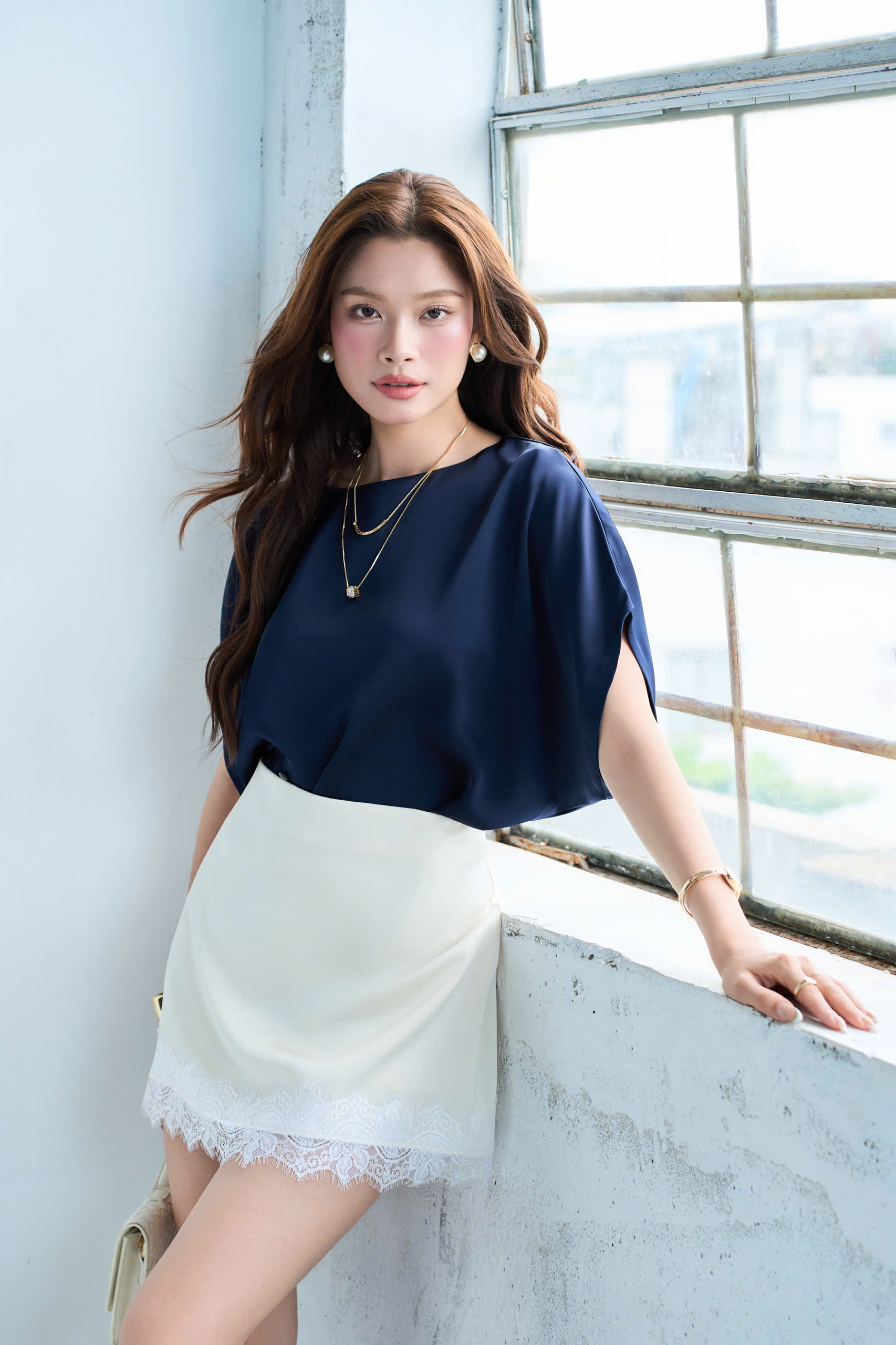 Chân váy ngắn SHORT LACE SKIRT