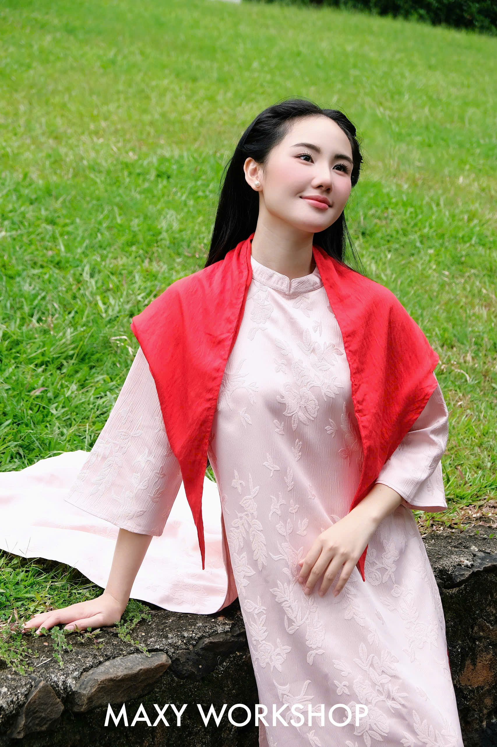 Phụ Kiện Khăn đỏ sao vàng