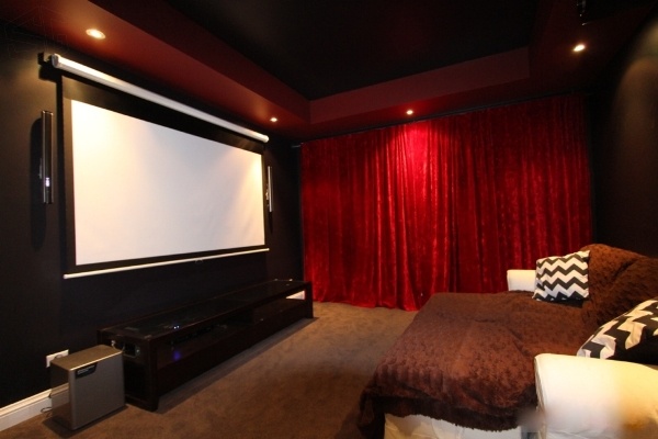 MÀN CHIẾU PHIM FULL HD 200 INCH - 4M43 x 2M49 - MÃ FILM200, TỈ LỆ 16 : 9