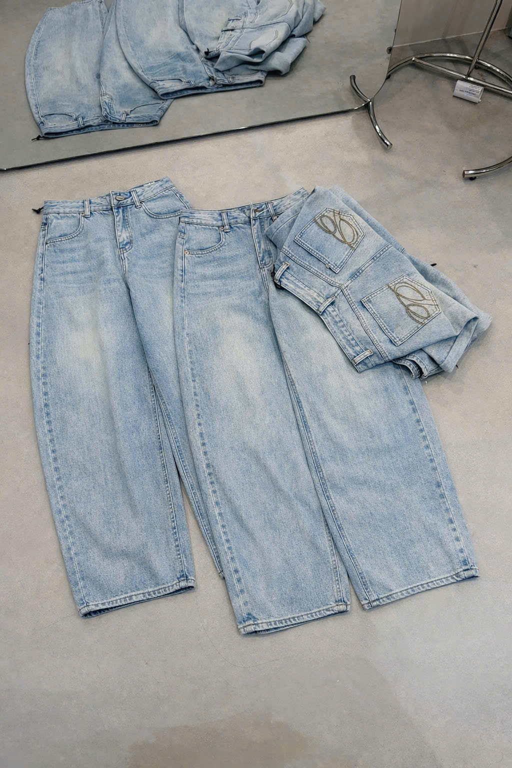 XẢ A112 - QUẦN JEANS THÊU TÚI XANH NHẠT
