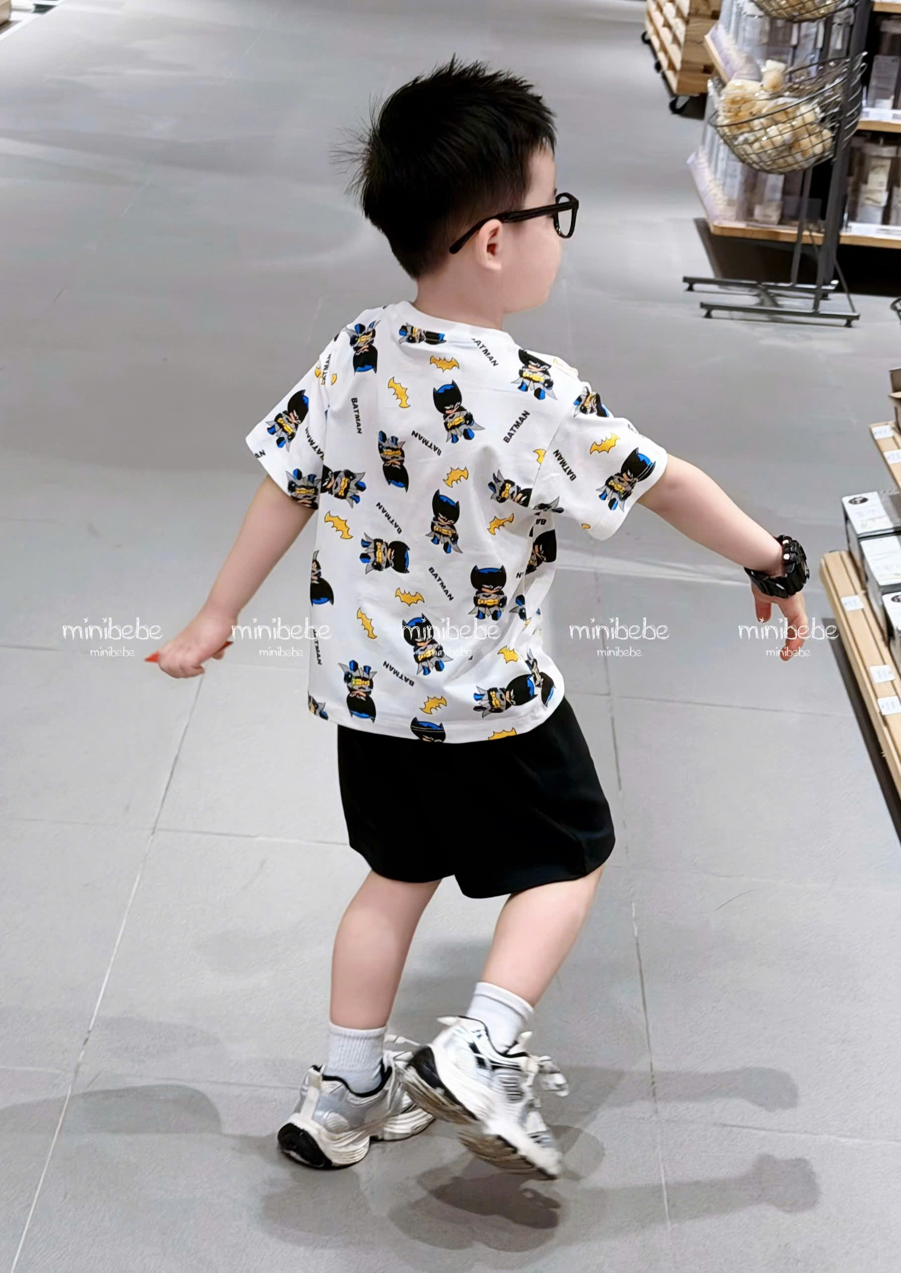 XẢ A132 - SET BỘ BATMAN ĐEN TRẮNG